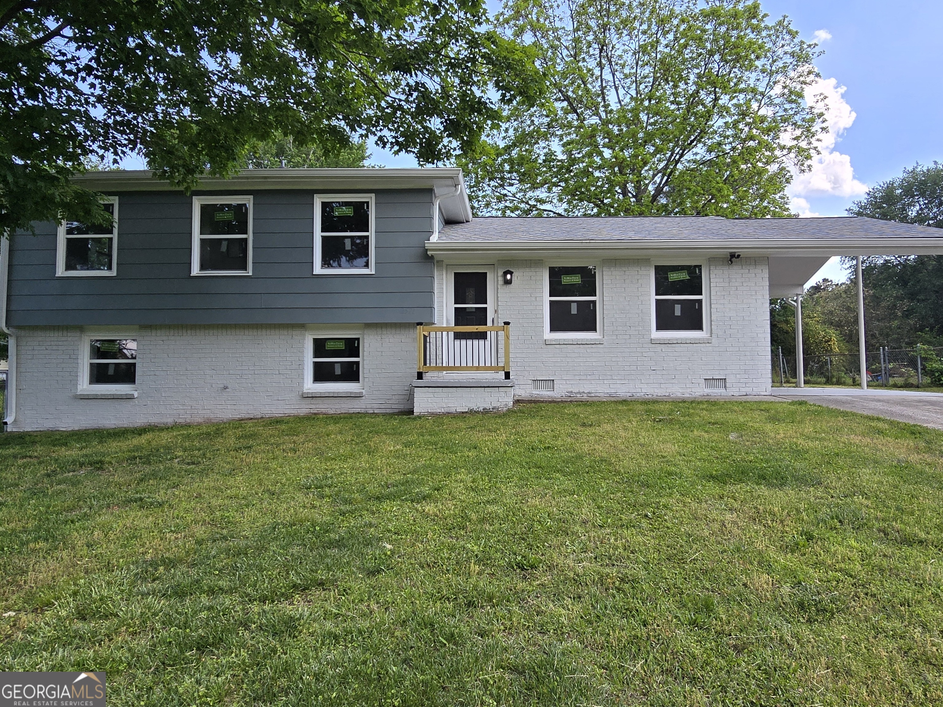 2571 Stanford Drive Property Photo 1