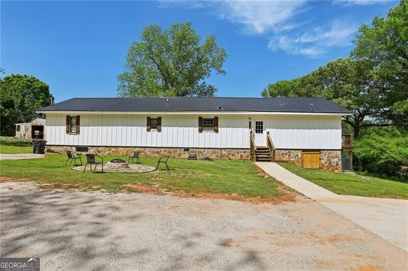 1060 Stephen Street Property Photo