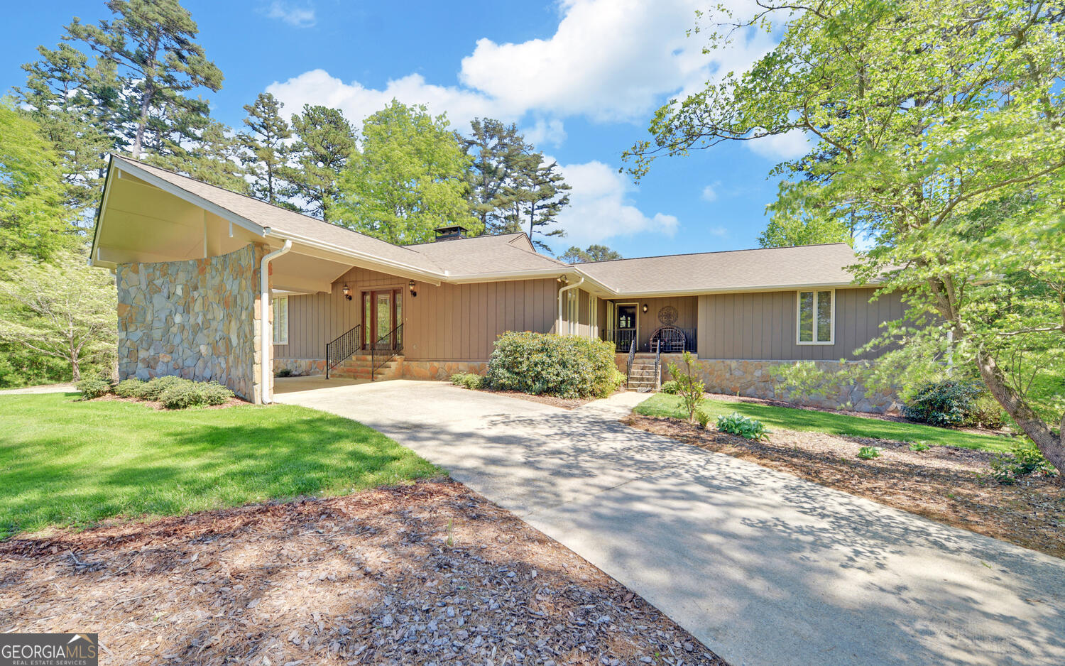 850 Long Road Property Photo 1