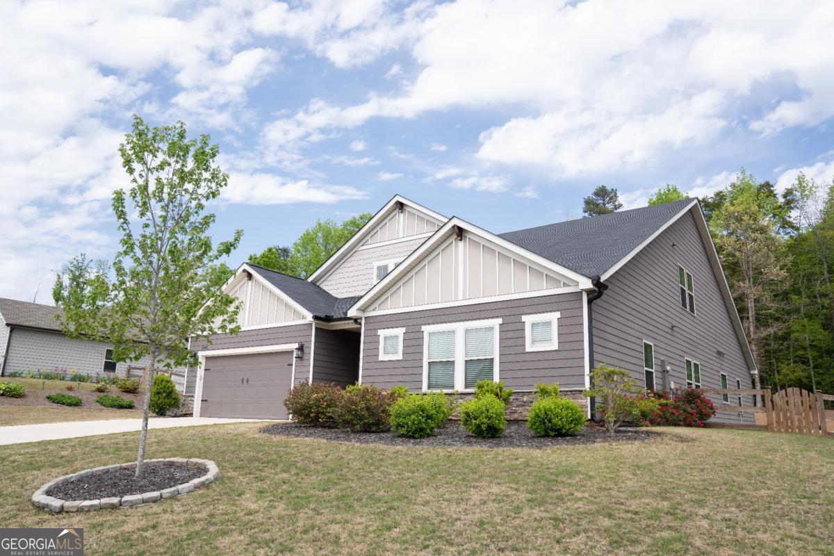 6340 Arlington Circle Property Photo 1