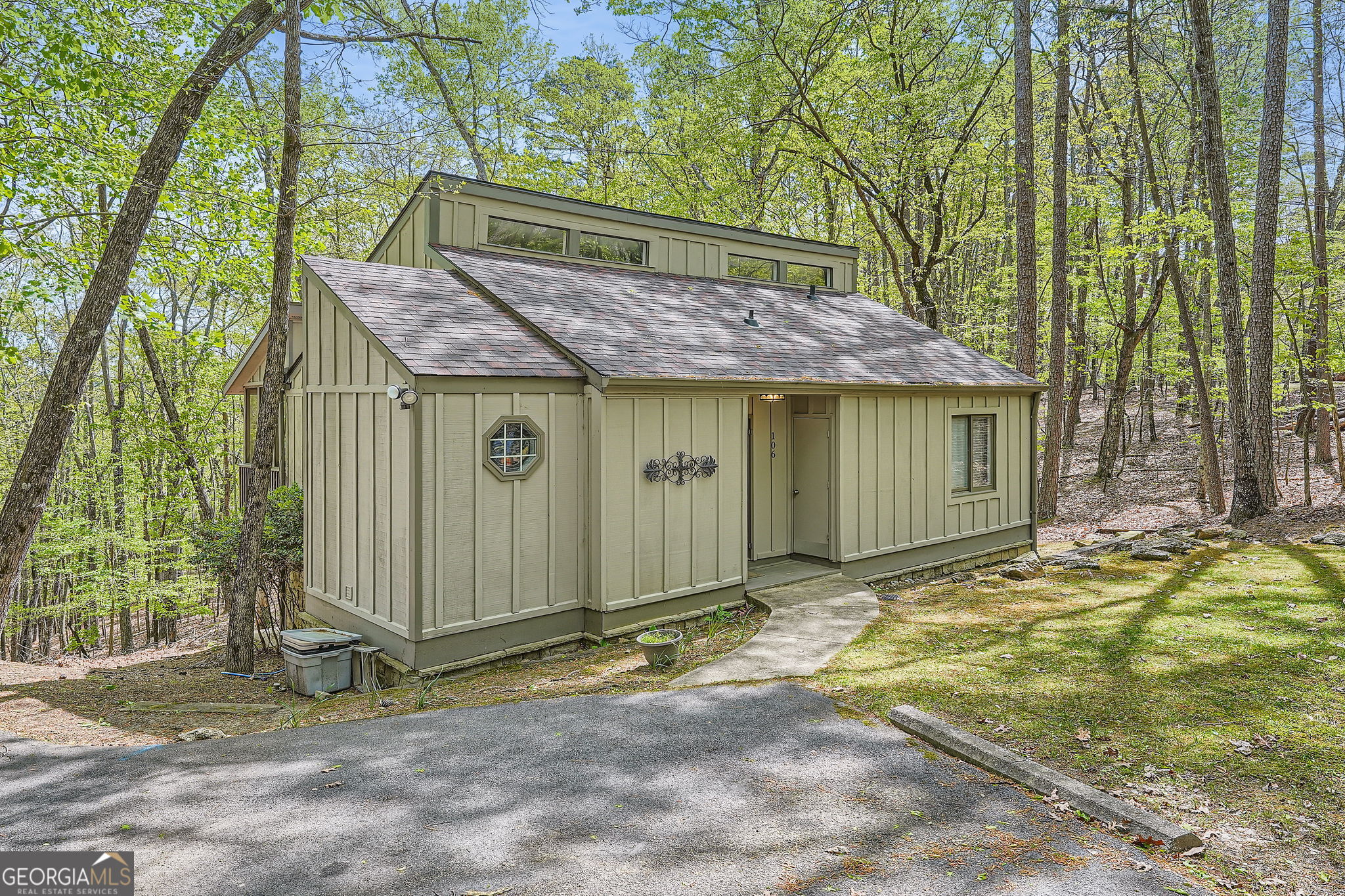 106 Lake Cottages Court Property Photo 1