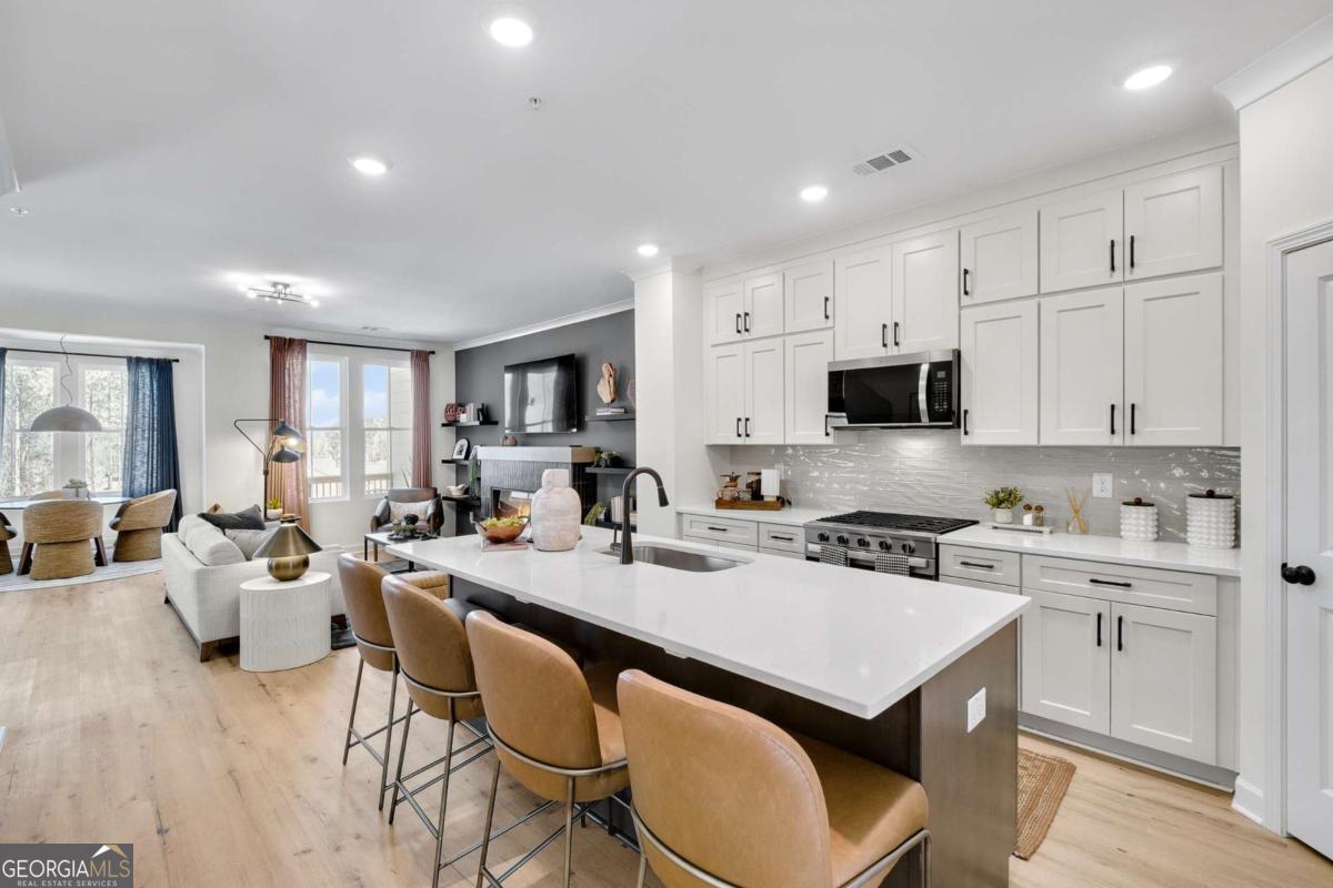 208 Village Overlook # J3 Property Photo 8