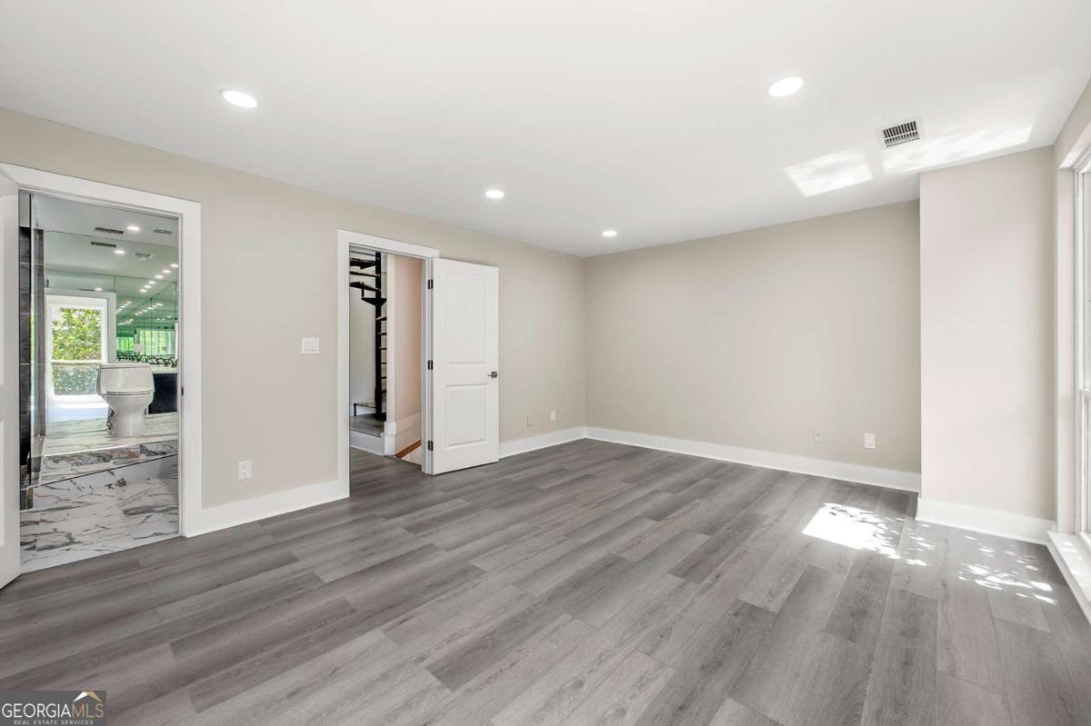 1009 Riverbend Club Drive Se Property Photo 18