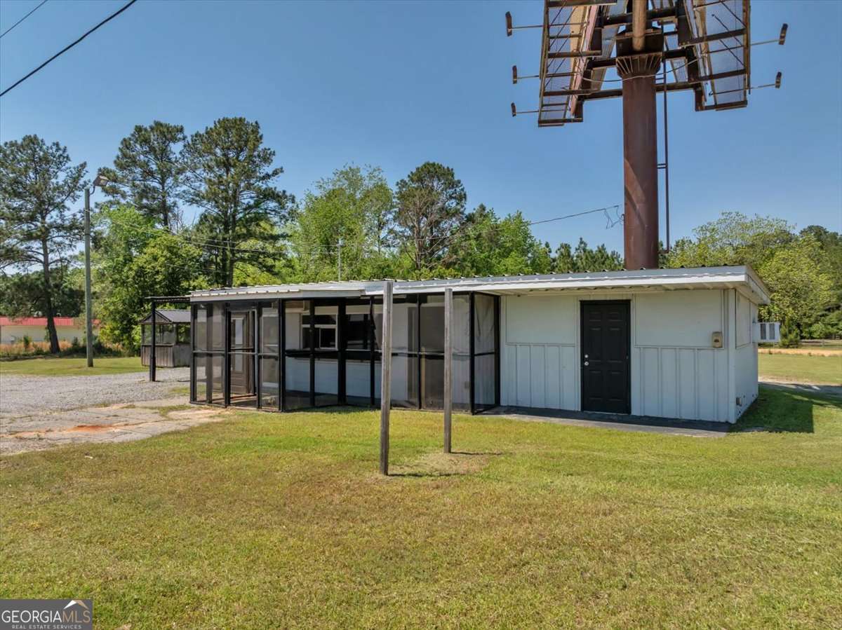 2444 S Ga Hwy 300 Property Photo