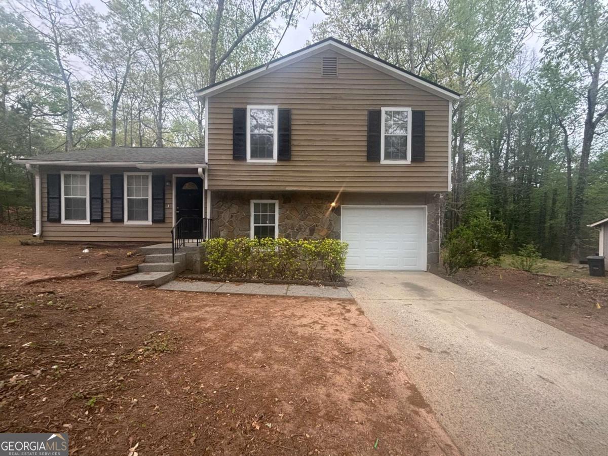 883 Greenhedge Drive Property Photo 1