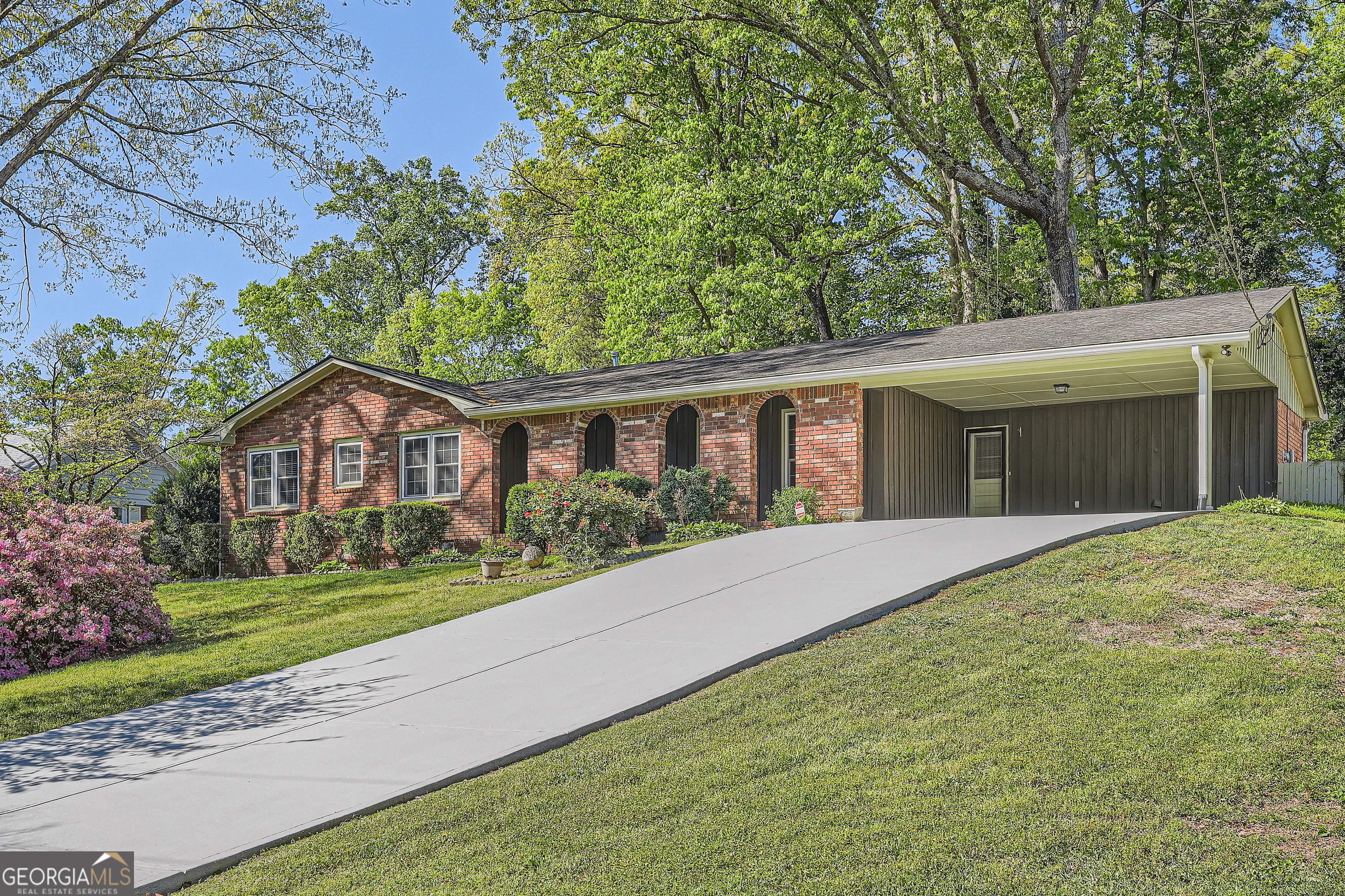 751 Oneta Drive Property Photo 1