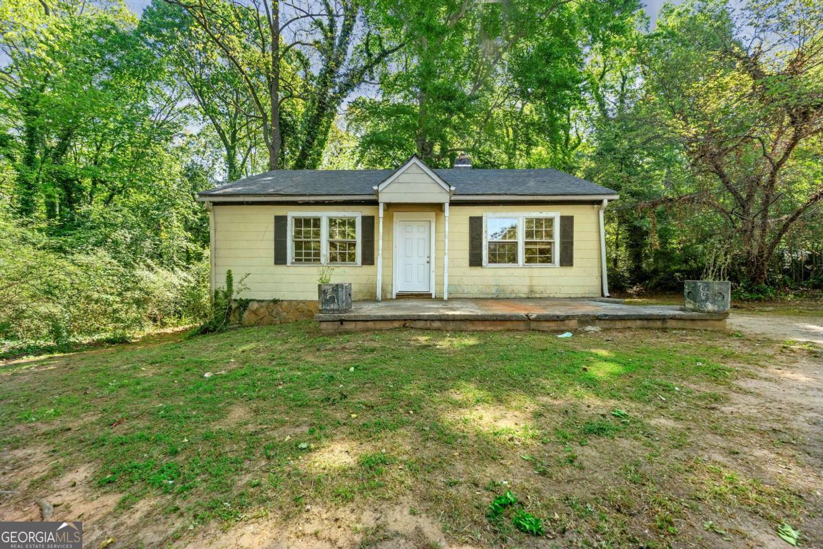 631 N Hairston Road Property Photo 1