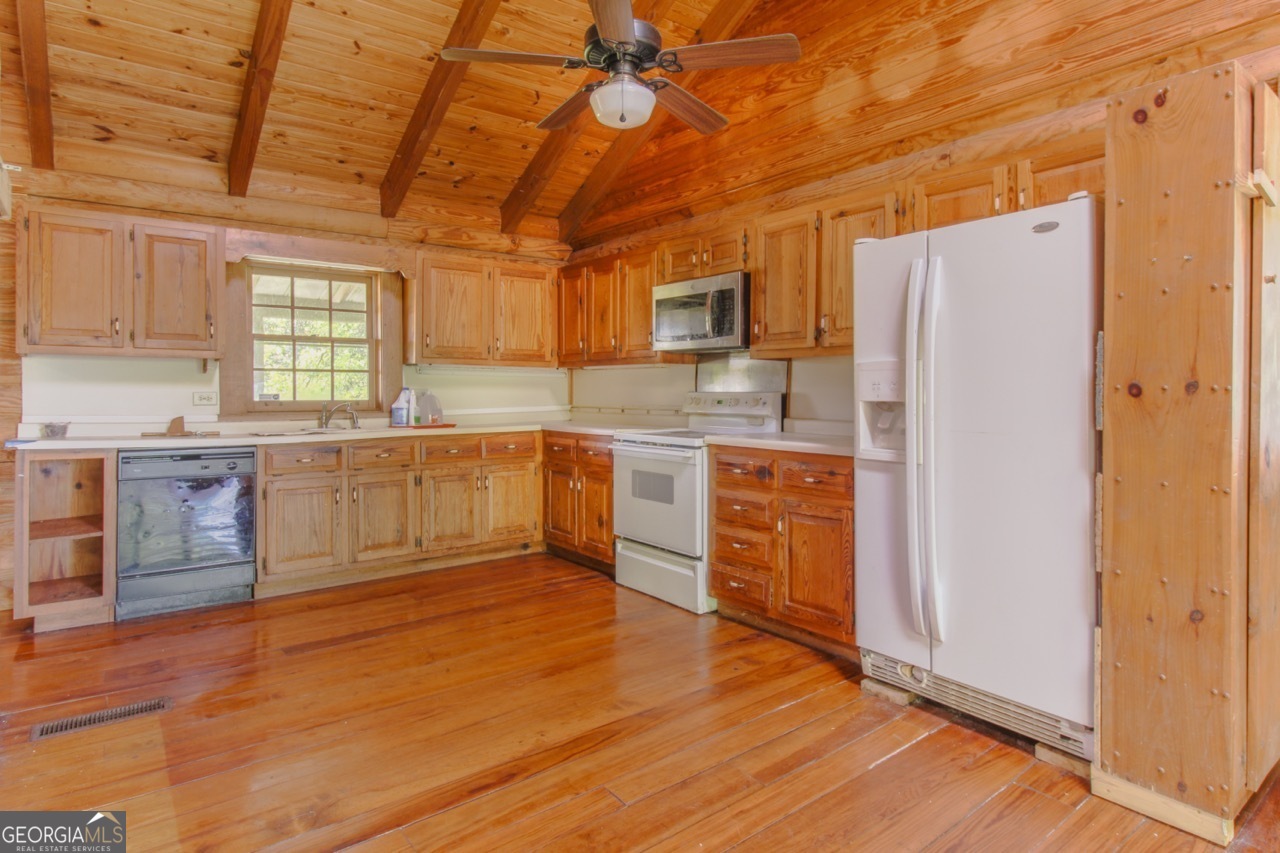 1600 Campbell Drive Property Photo 9
