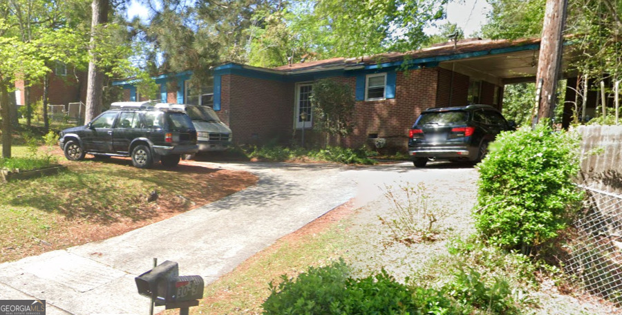 3033 Manchester Drive Property Photo 1