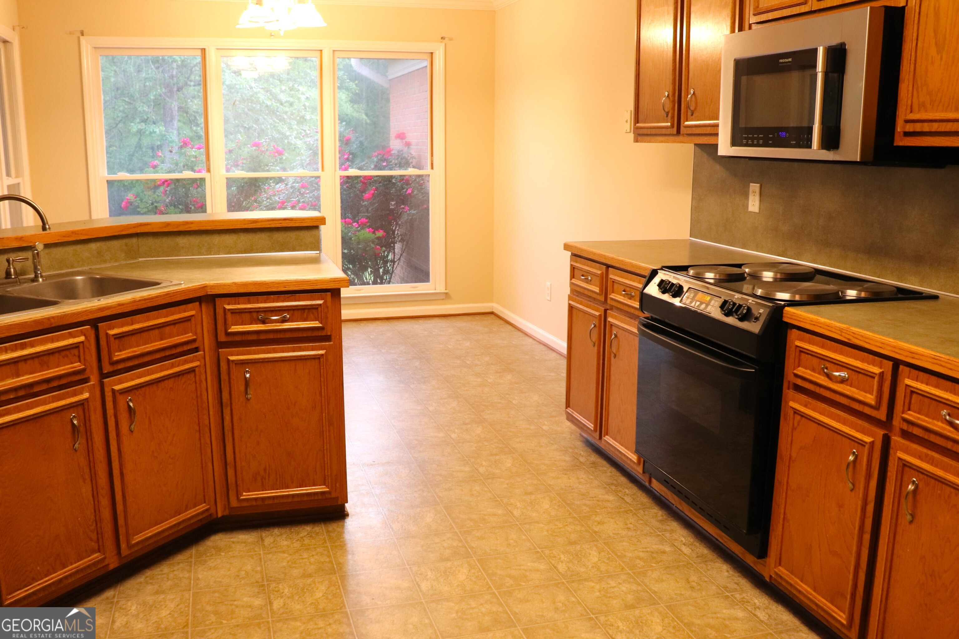 6008 Walters Loop Property Photo 11