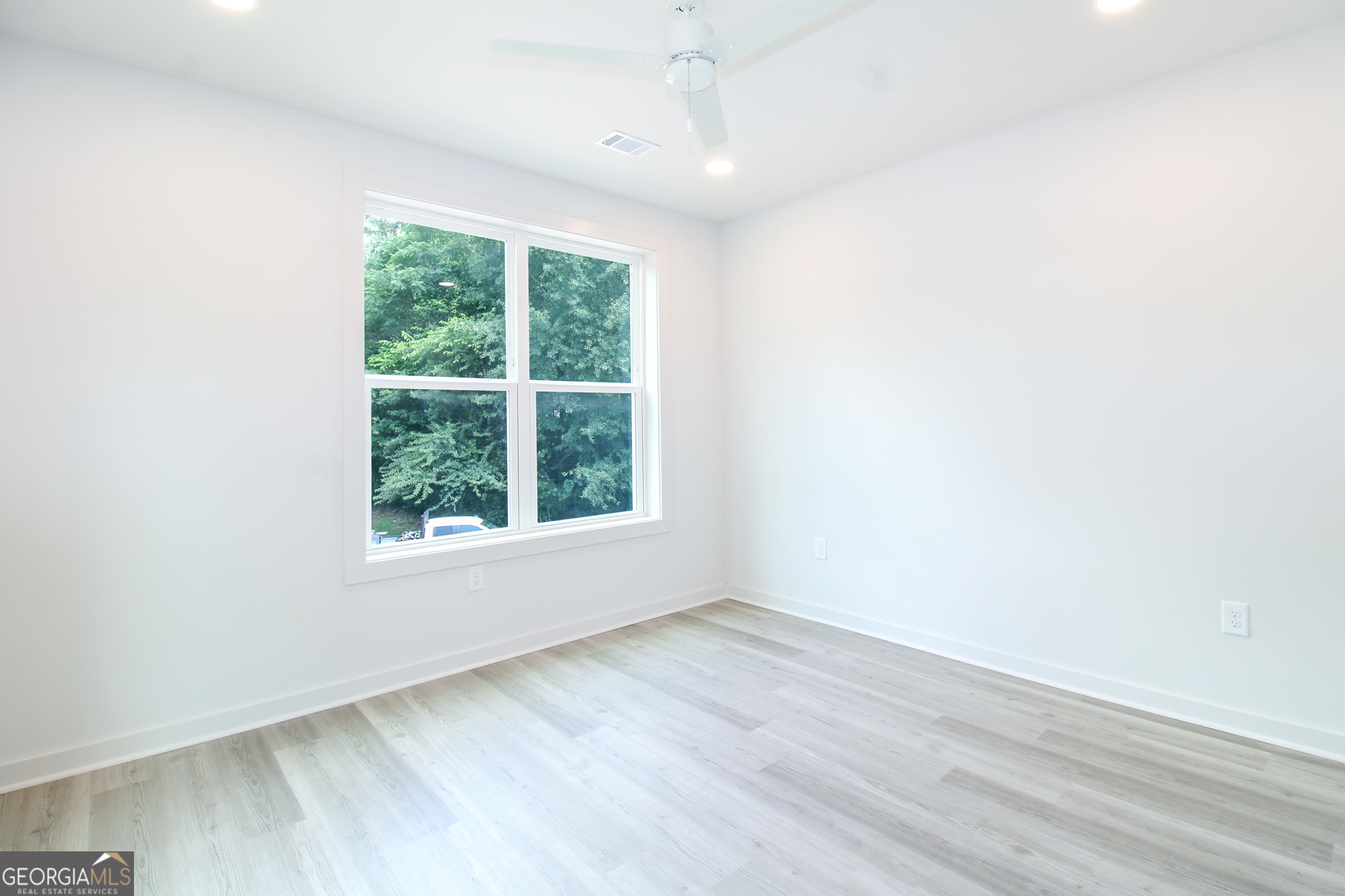 240 Martha Drive Property Photo 8