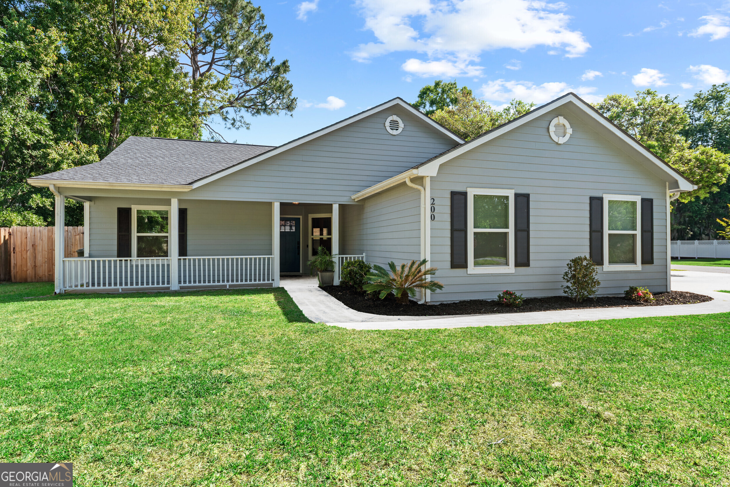 200 Chestnut Court Property Photo 1