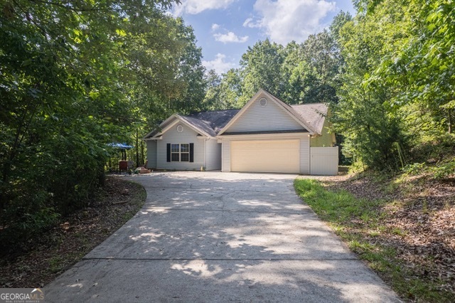 197 Woodcrest Drive Property Photo