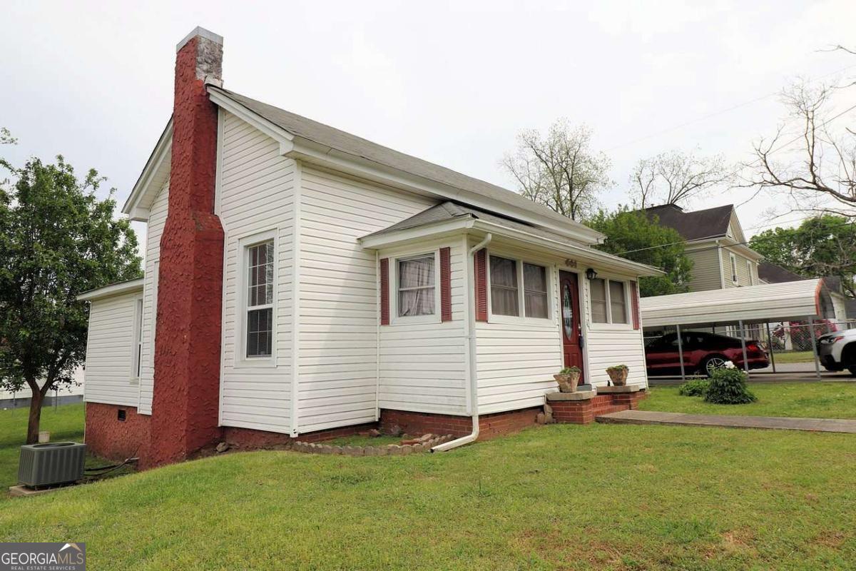 603 S College Street Property Photo 1