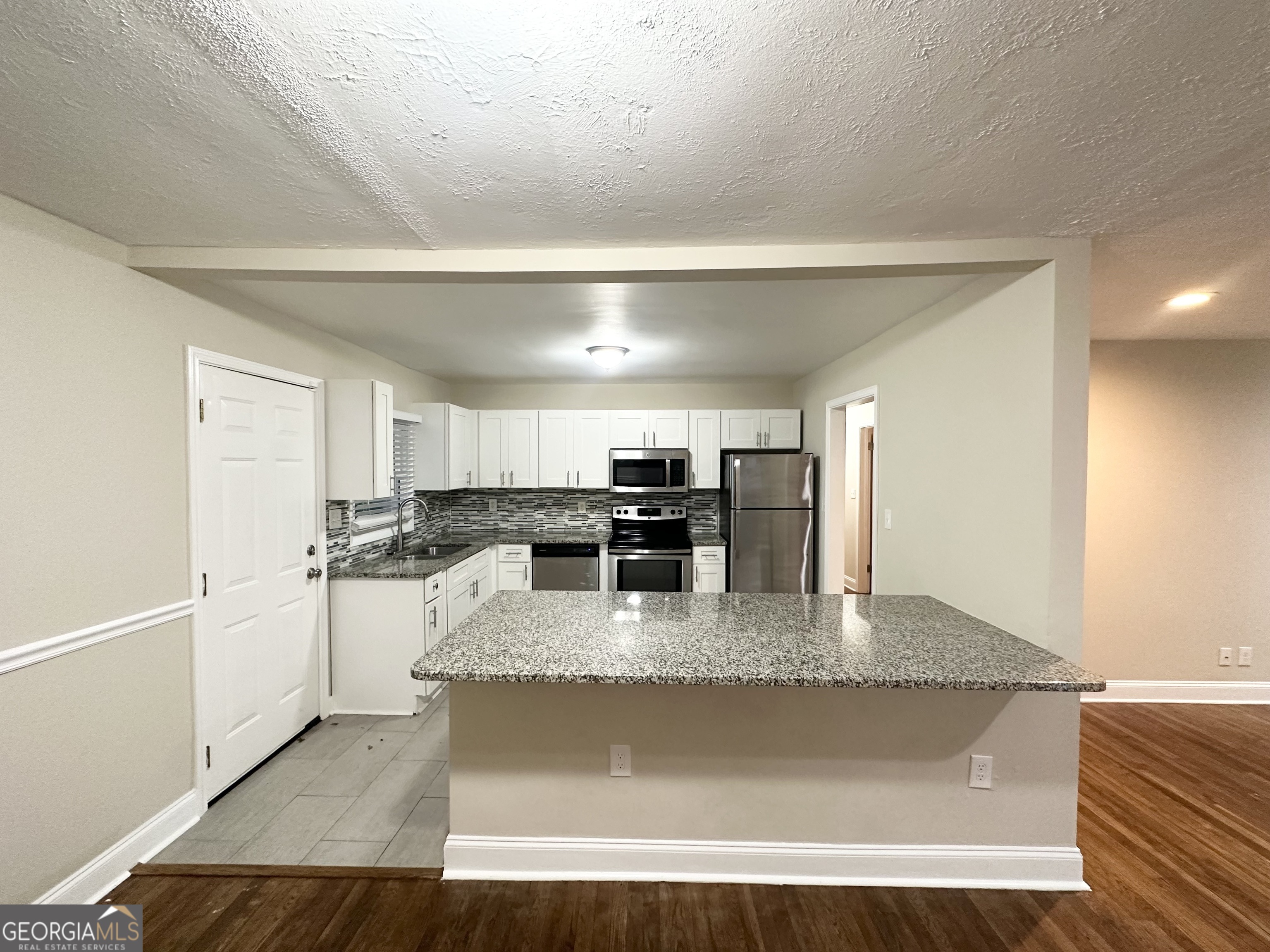 2965 Meadowview Drive Se Property Photo 6