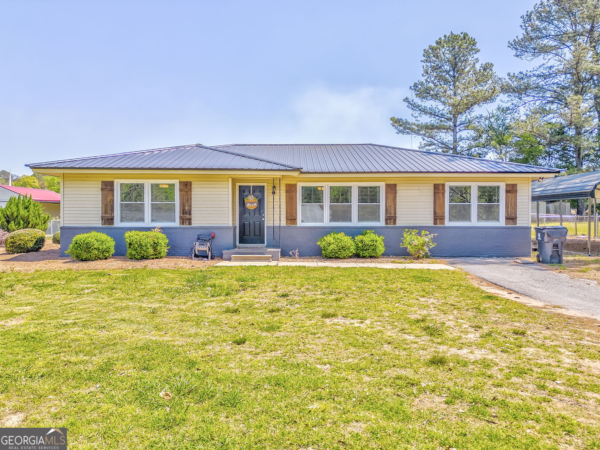 426 N College Drive Property Photo 1