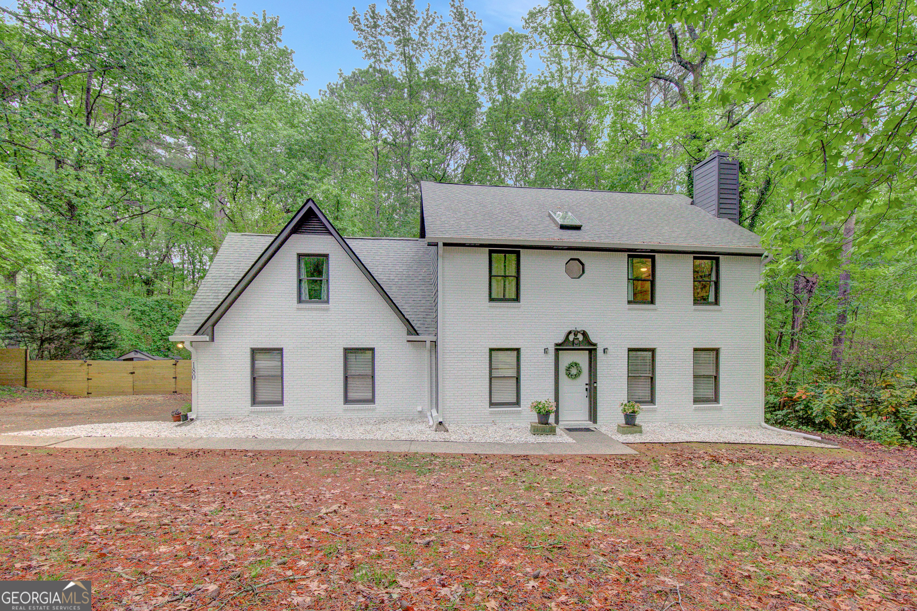 180 Bentley Way Property Photo 1