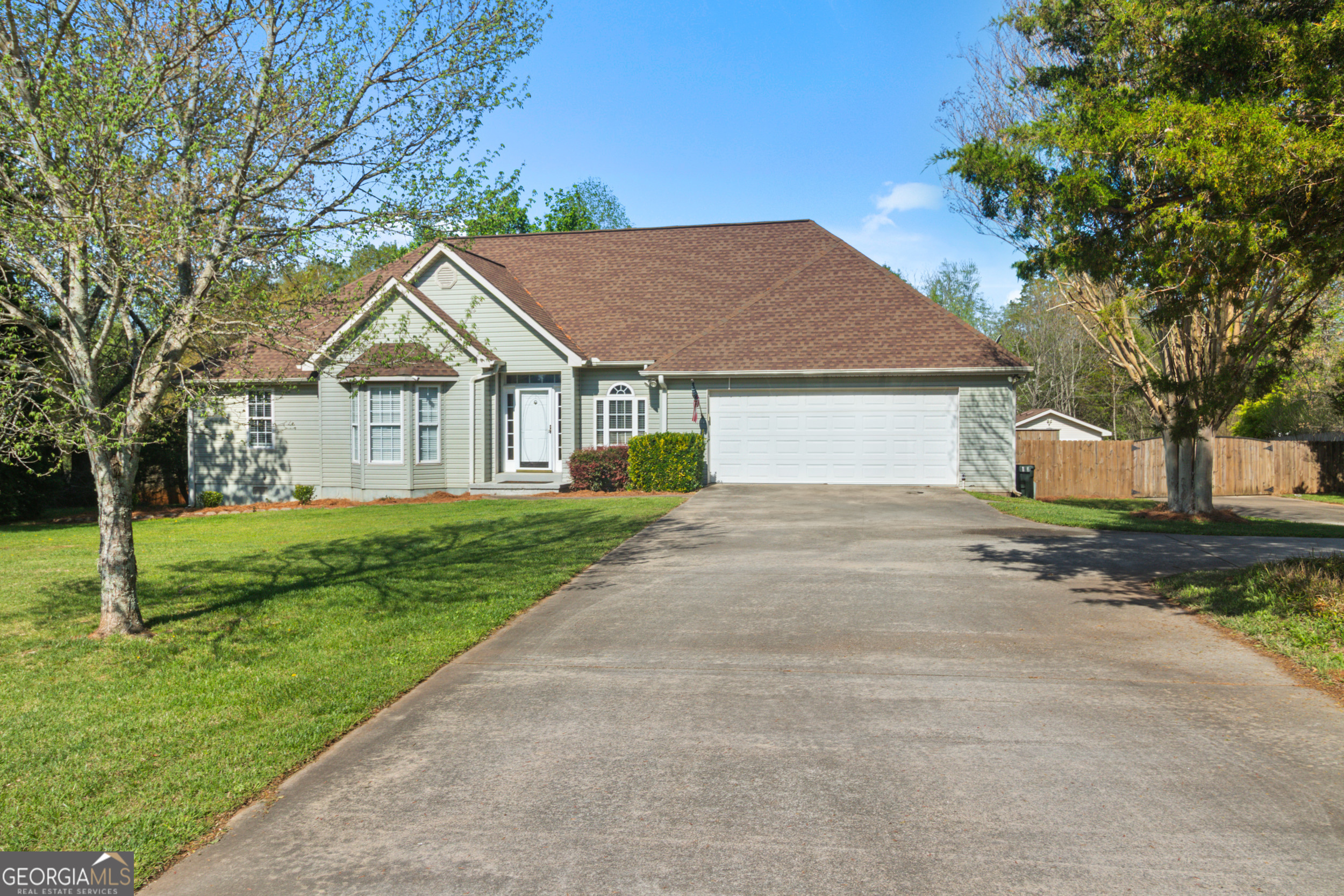 220 Fieldstone Drive Property Photo 1
