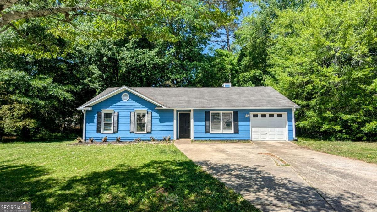 685 Greenhedge Drive Property Photo 1