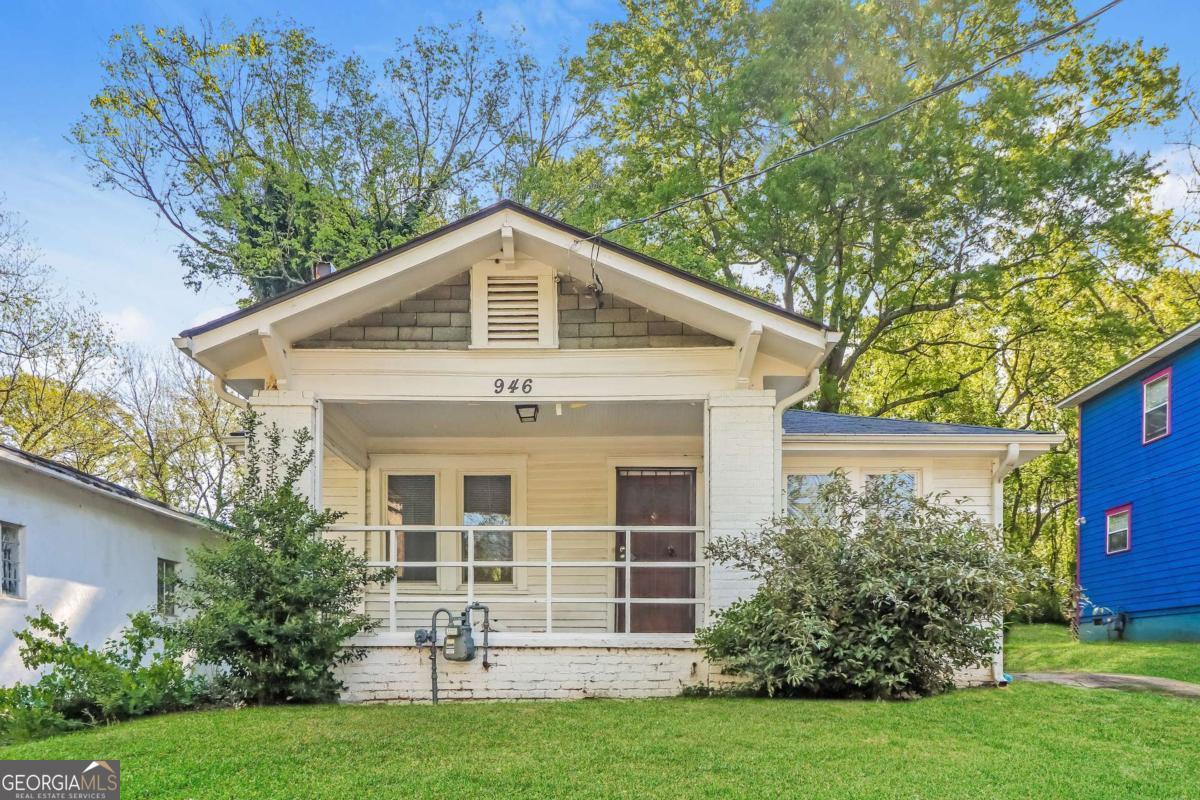 946 Crew Street Sw Property Photo 1