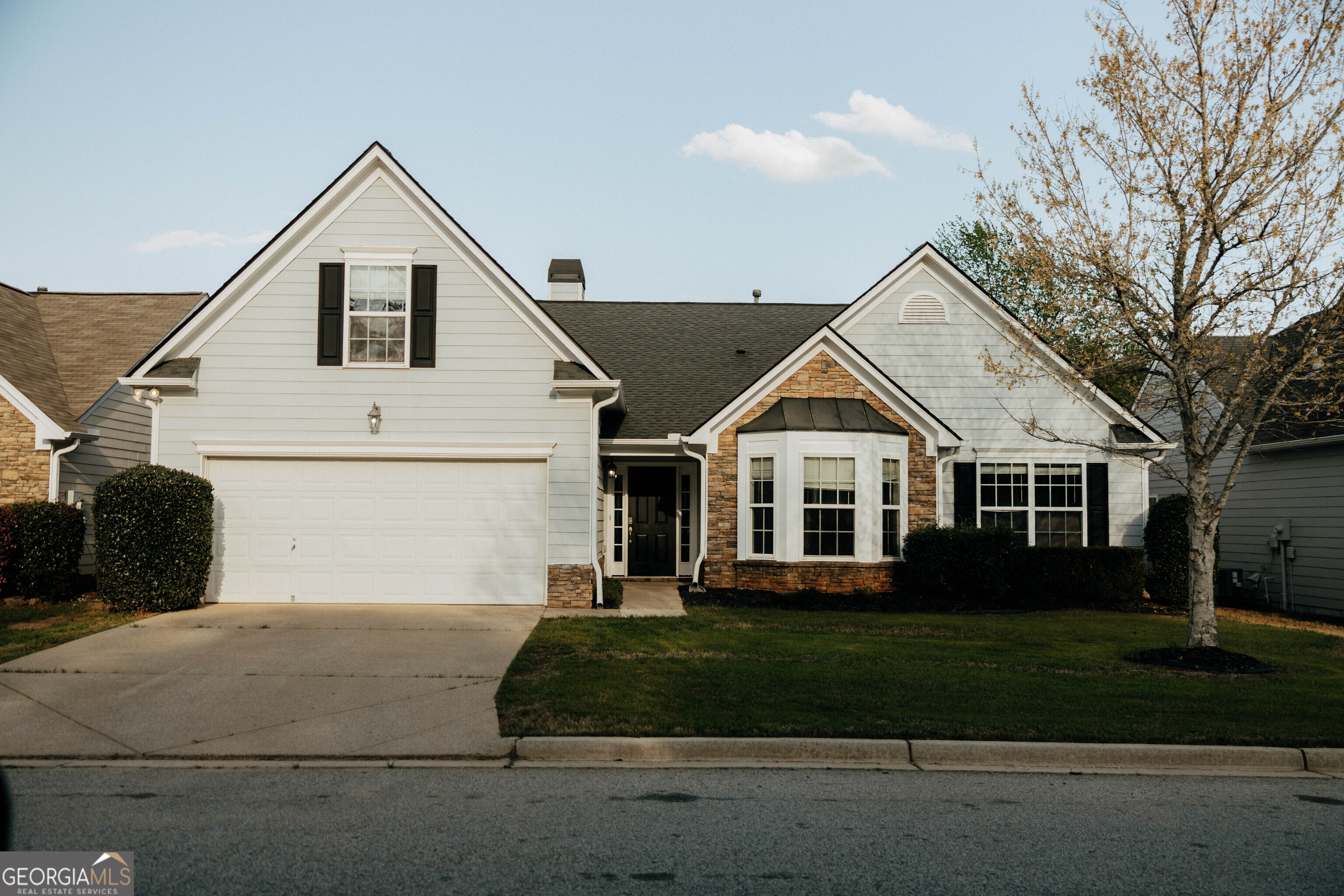 1048 S Creek Drive Property Photo 1