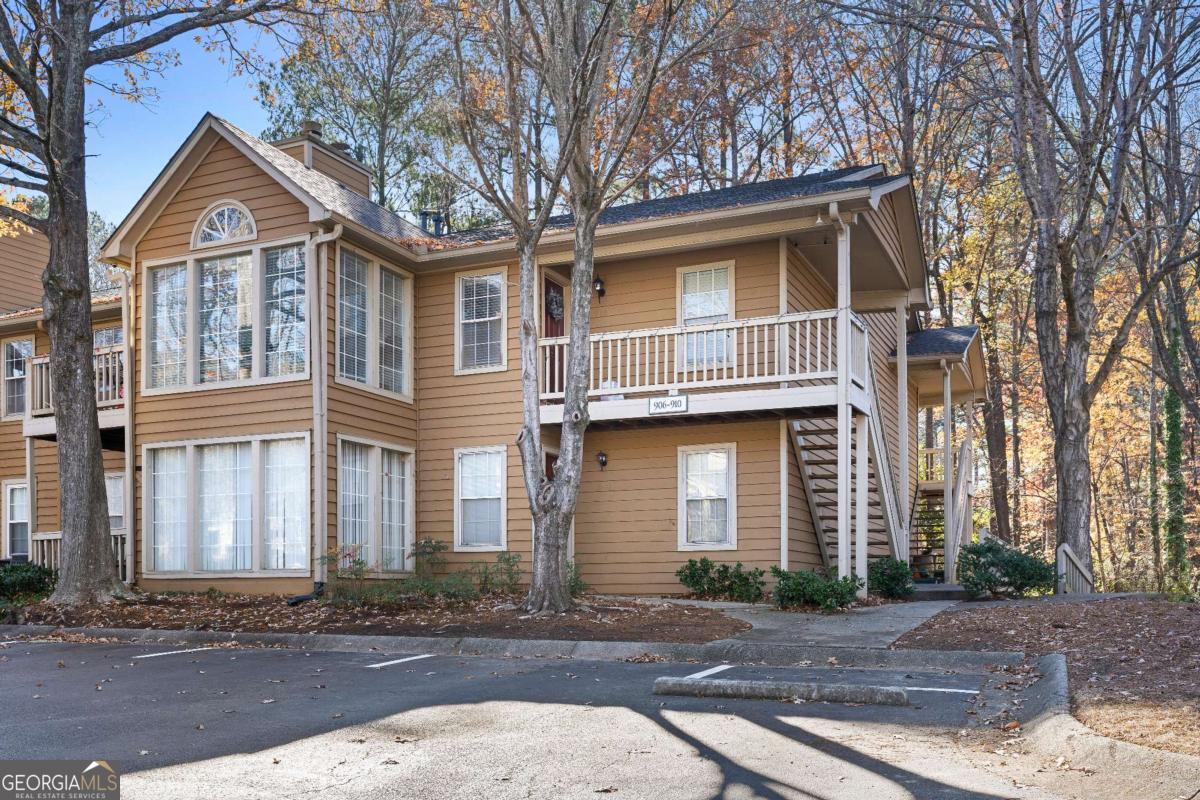 906 Country Park Drive Se Property Photo 1