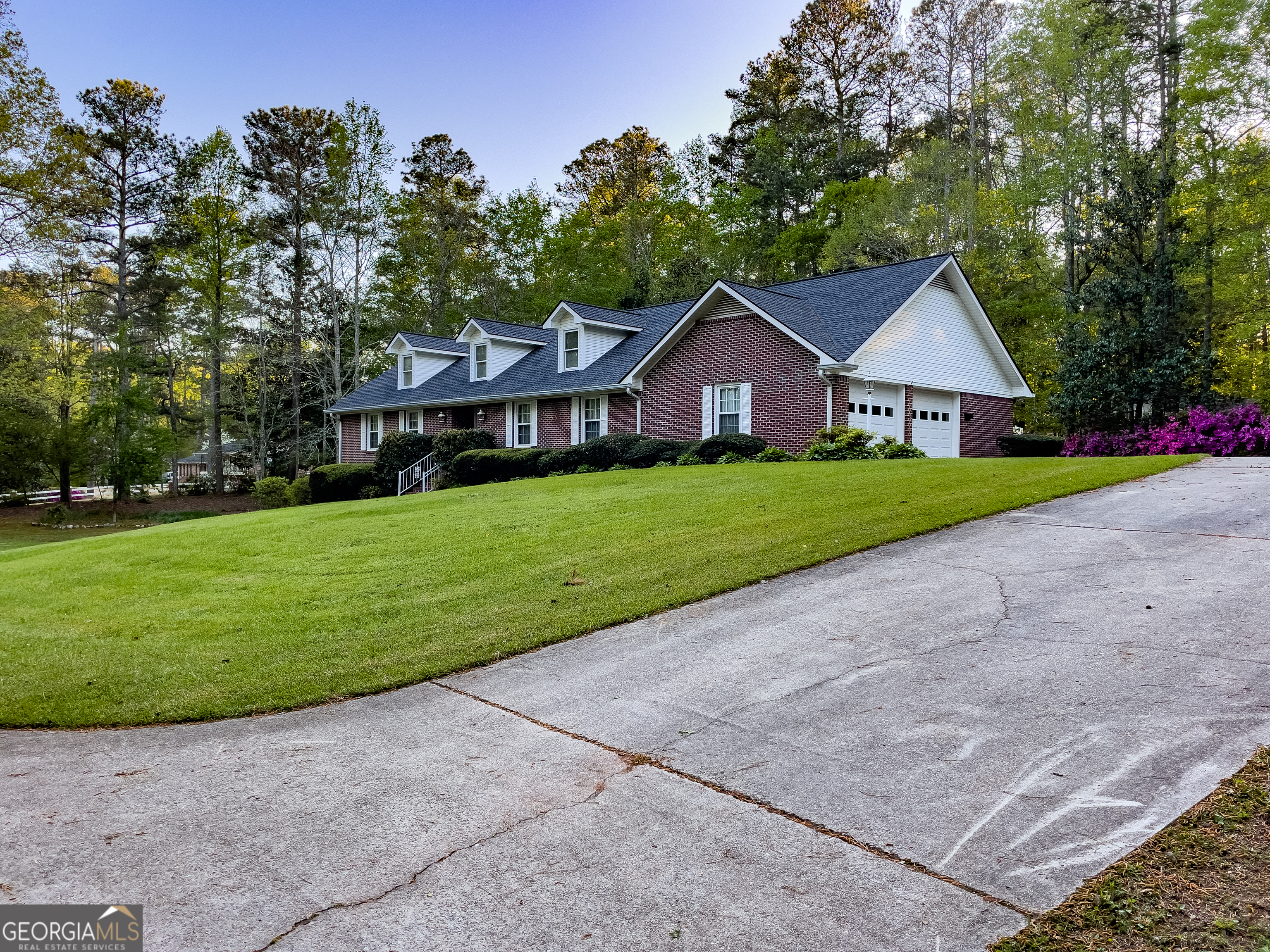 330 Dixie Ave N Property Photo