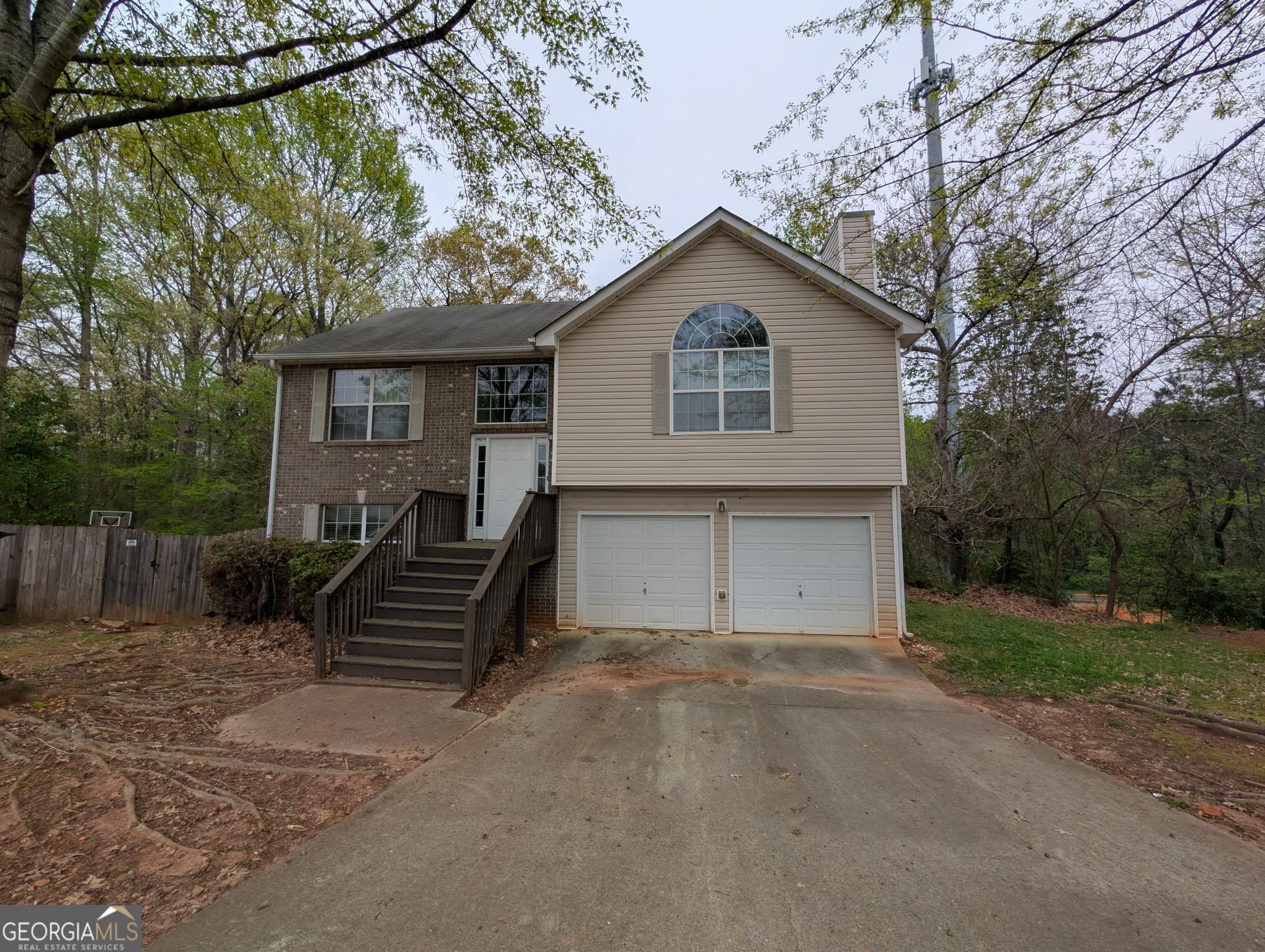 3413 Creekview Drive Property Photo 1