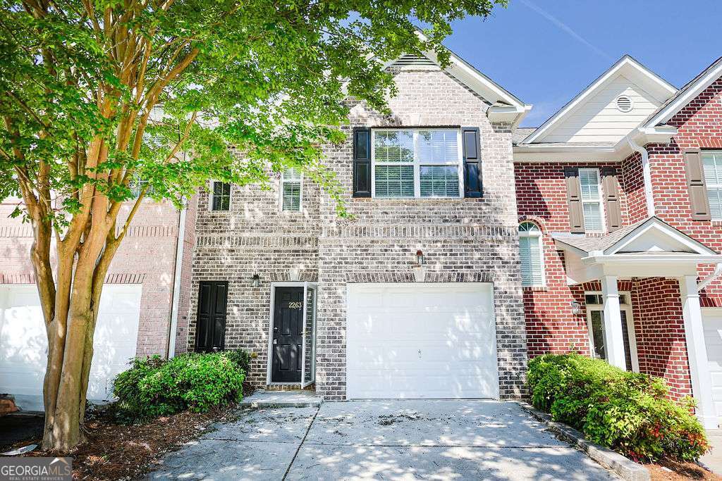 2263 Leicester Way Se Property Photo 1