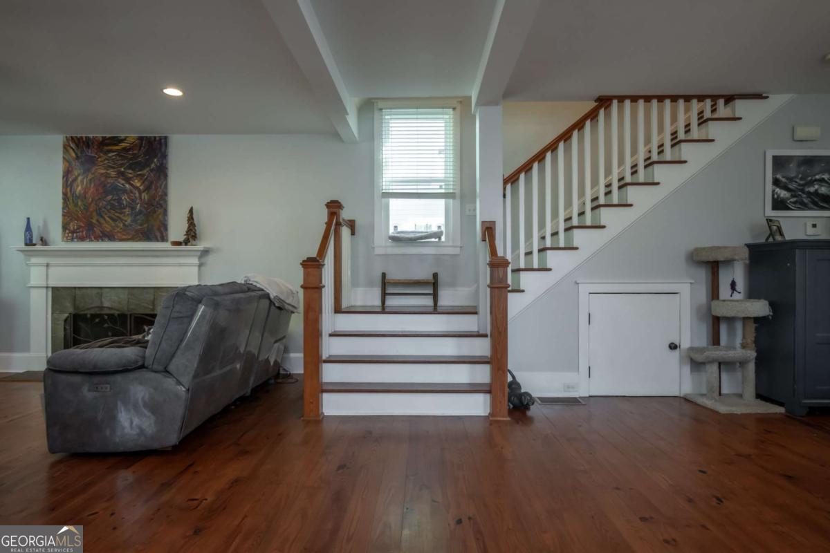 15 Chestnut Oak Run Property Photo 5