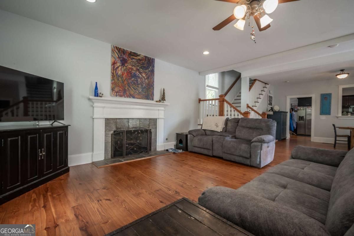 15 Chestnut Oak Run Property Photo 6
