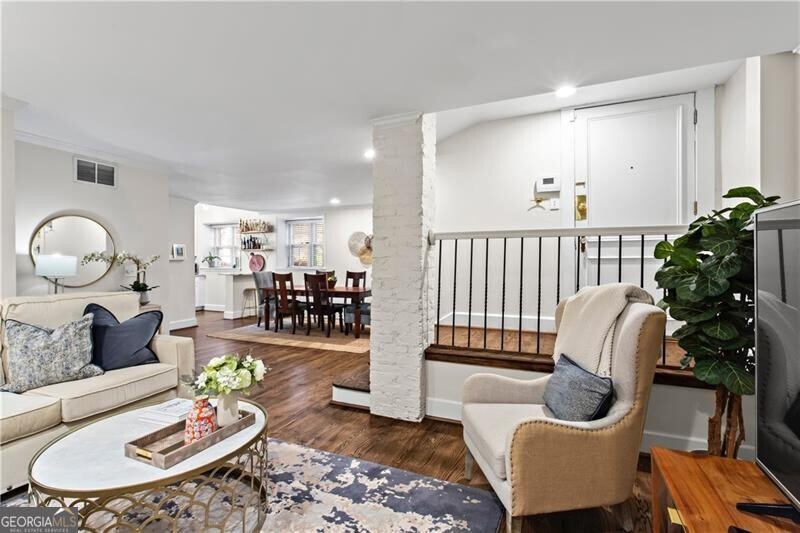 802 Frederica Street Ne # 5 Property Photo 1