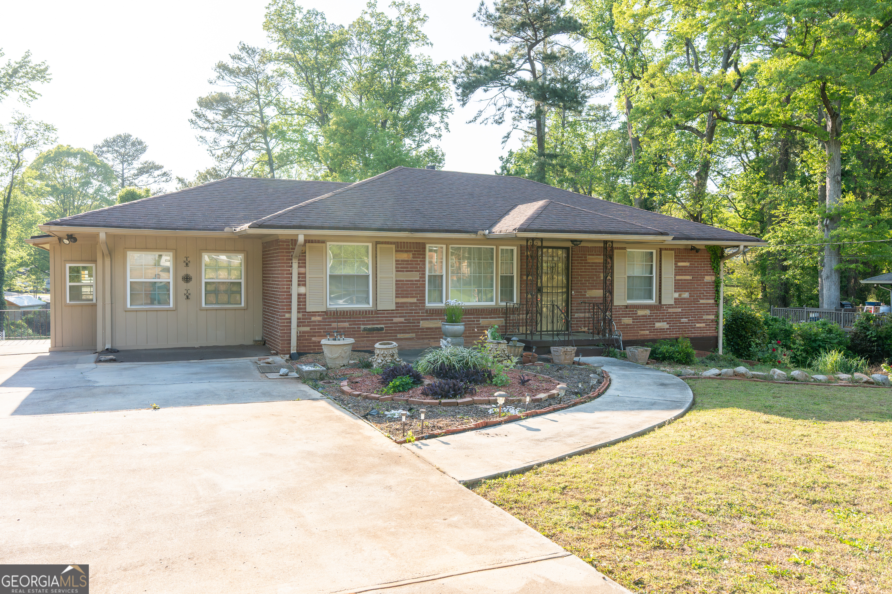 2197 Rosewood Road Property Photo 1