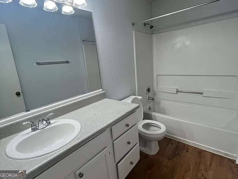 114 Seasons Parkway Property Photo 4