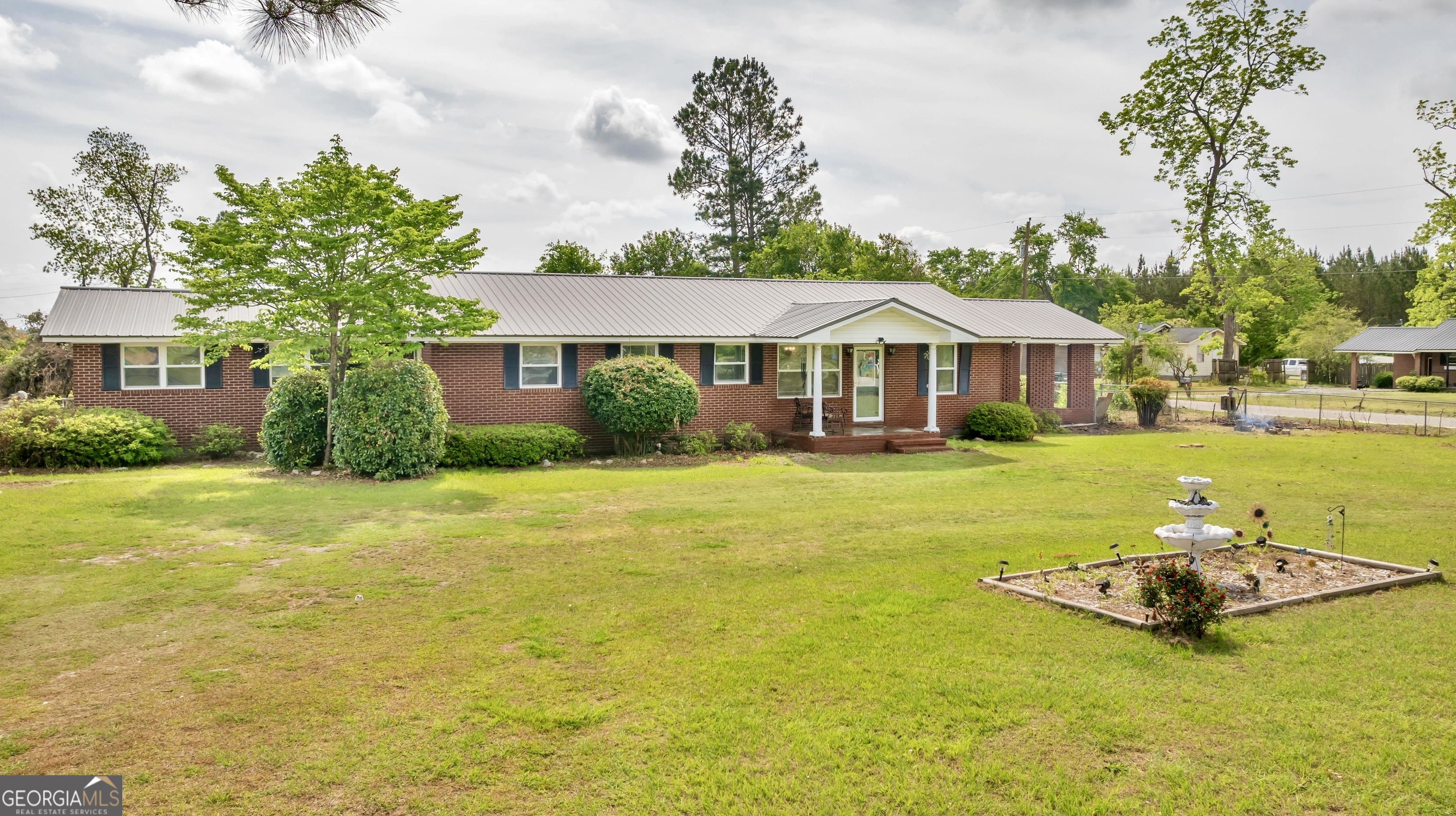 147 Reba Drive Property Photo 1