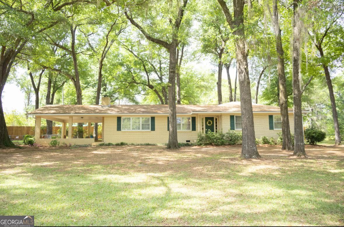 10 E Franklin Avenue Property Photo