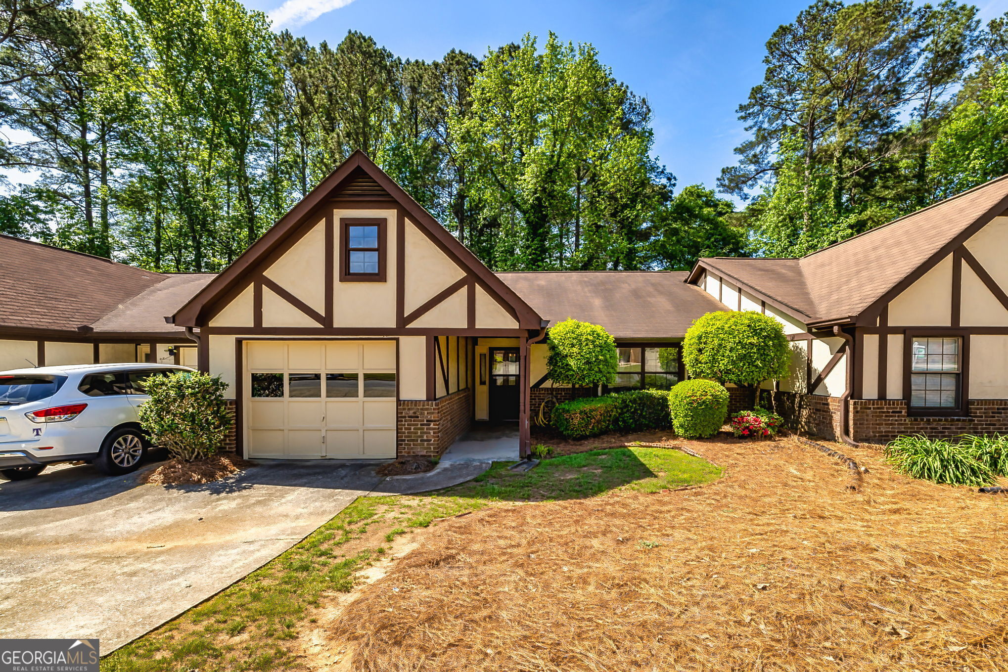 335 Jeff Davis Place Property Photo 1