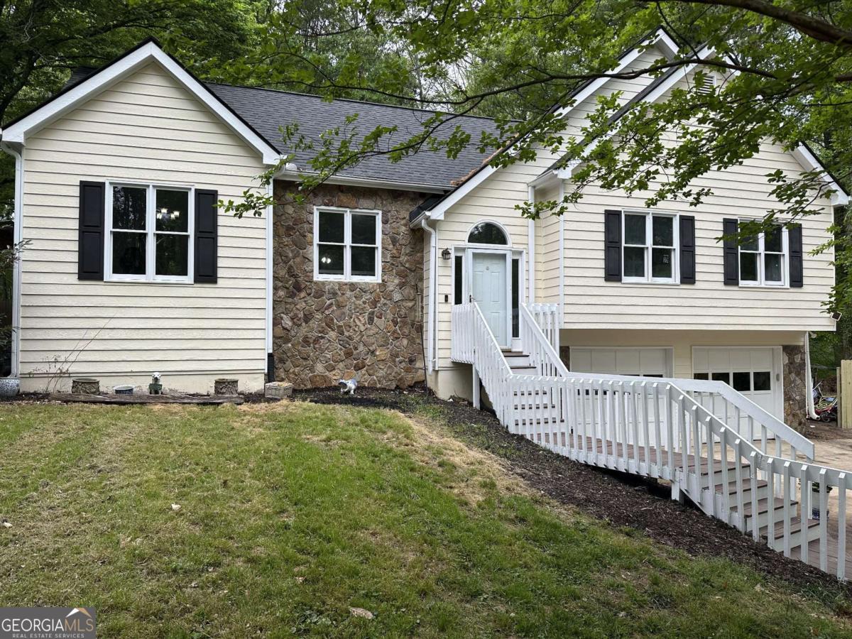 5640 Rolling Oaks Drive Property Photo 1