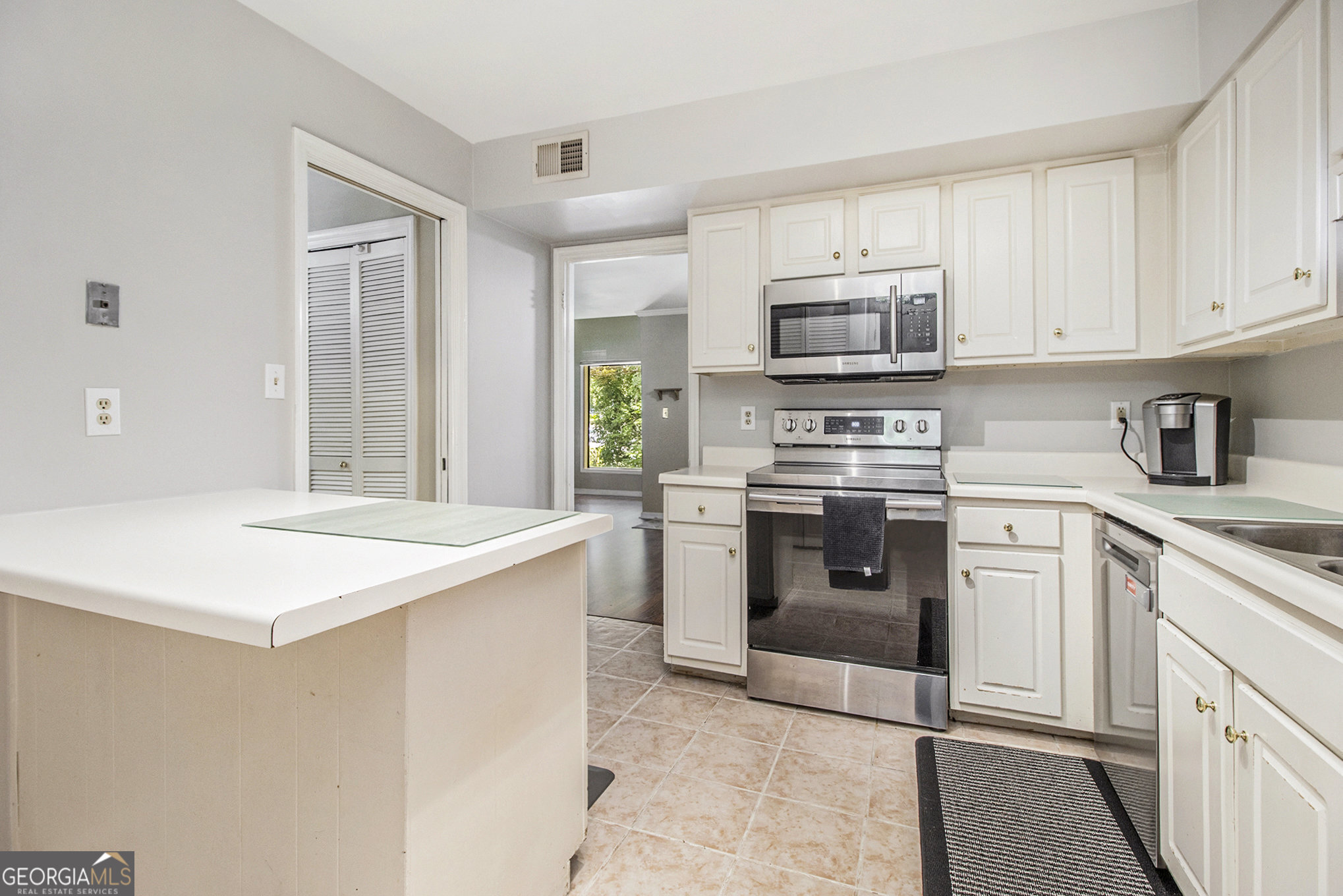 11 Forrest Place Property Photo 10