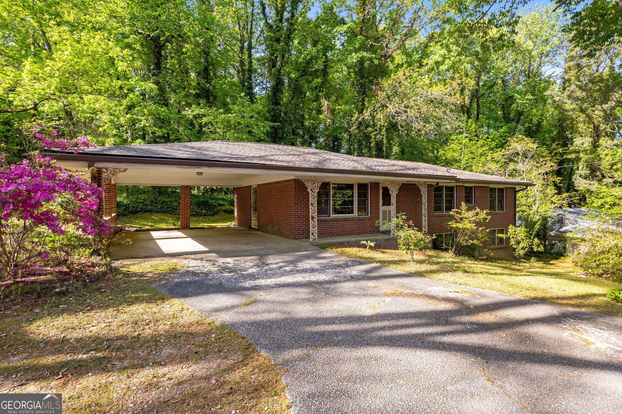 470 Hunnicutt Road Se Property Photo 1