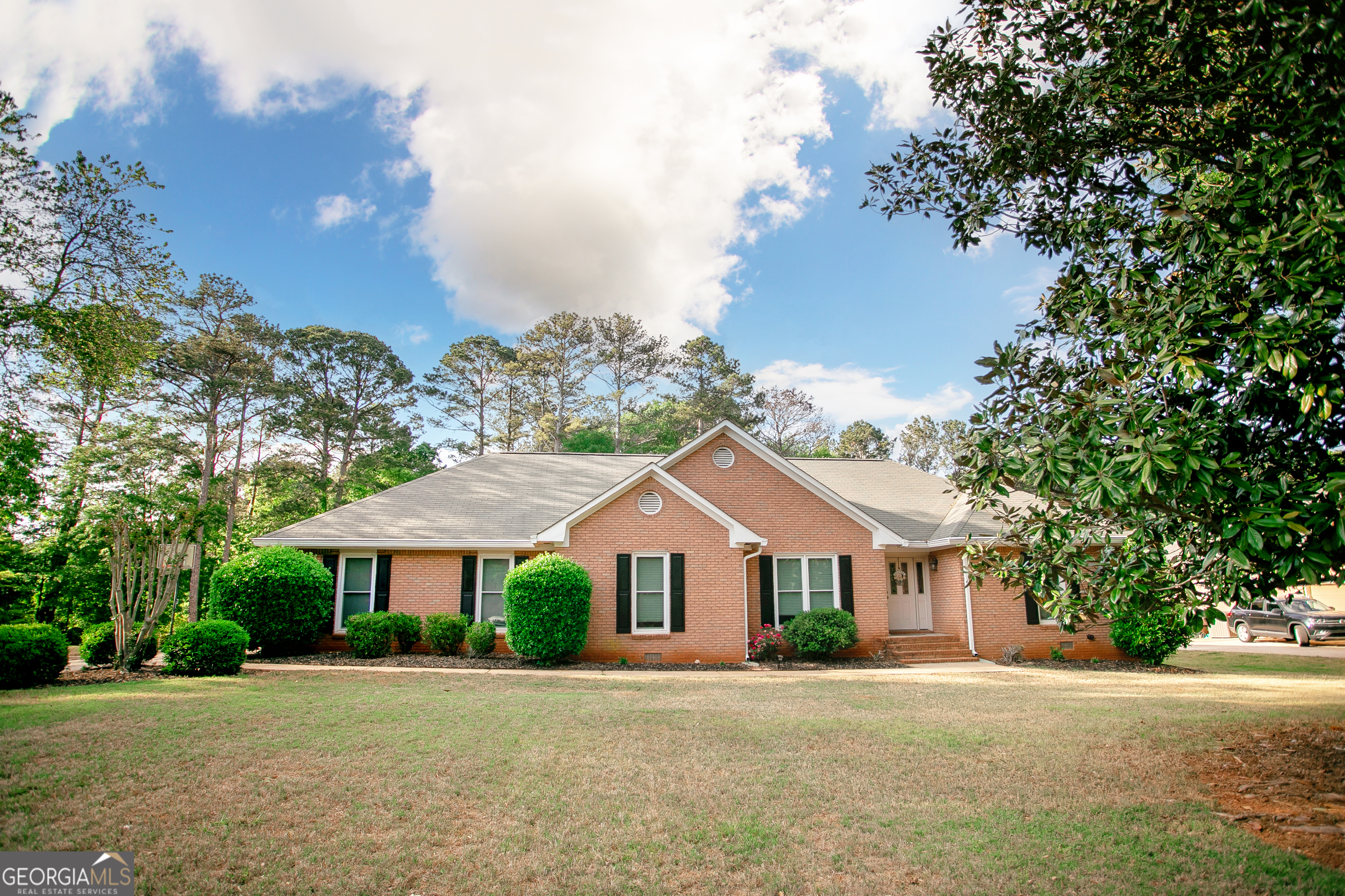 1030 E Lakehaven Way Property Photo 1