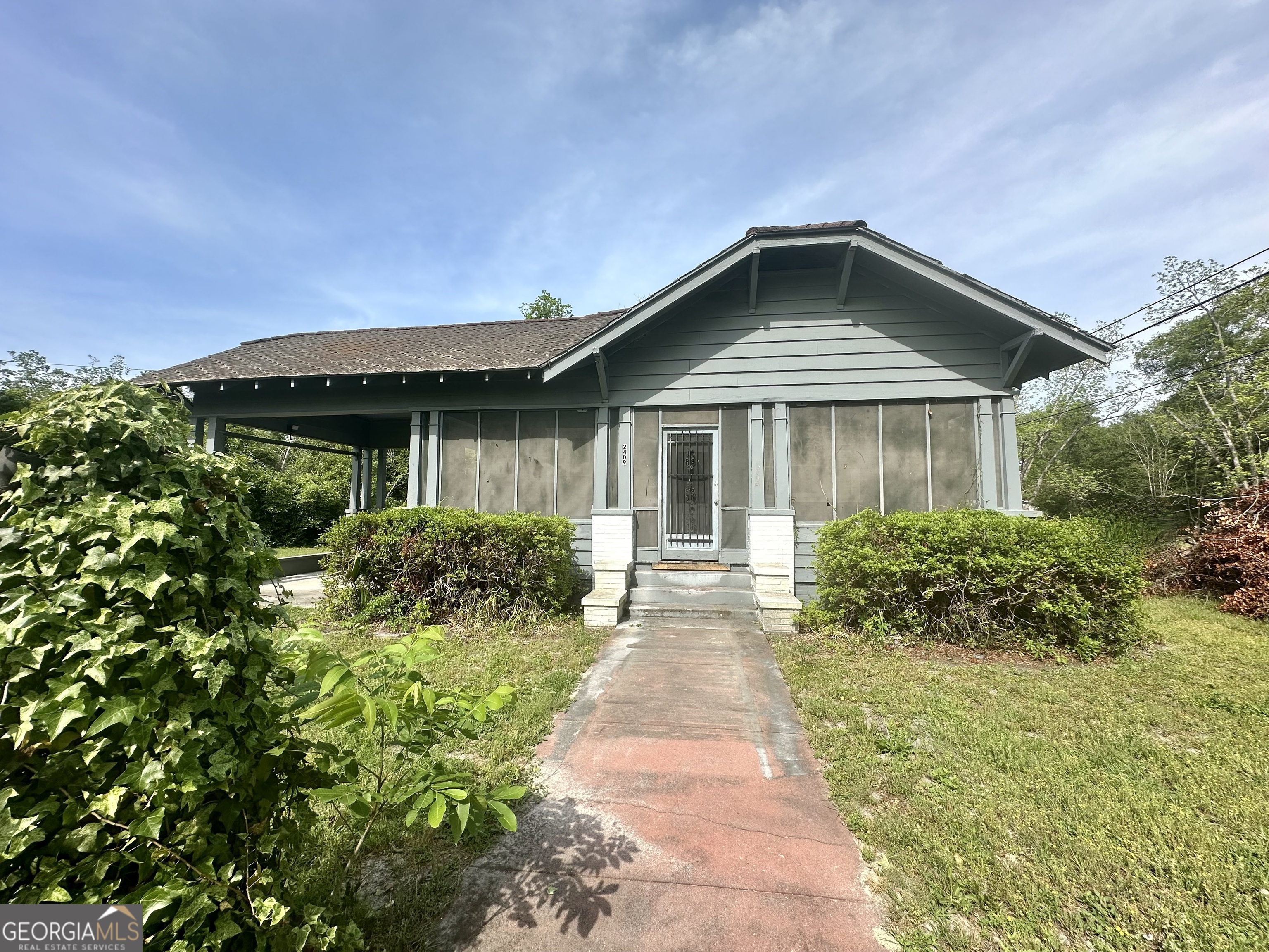 Center Real Estate Listings Main Image