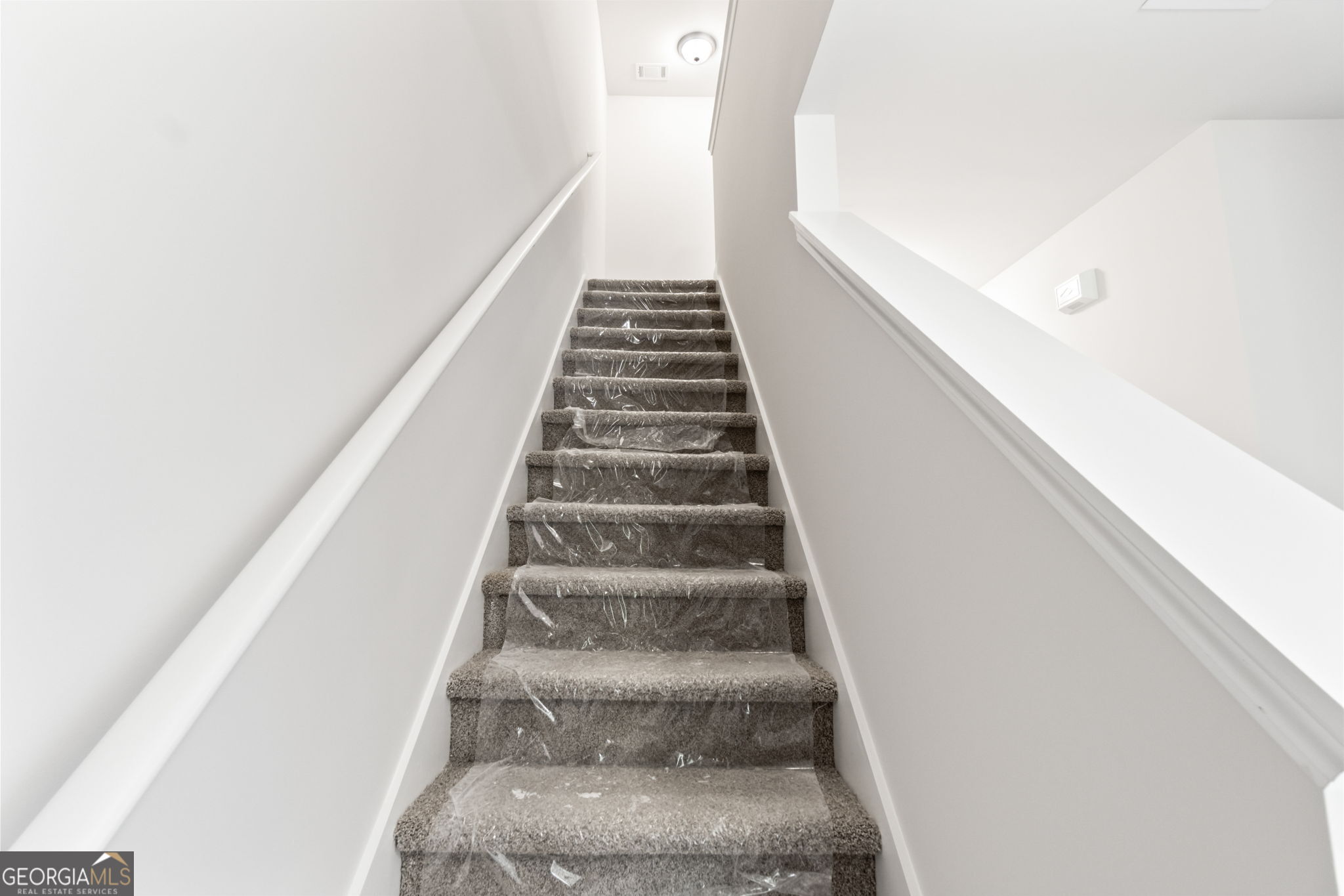 74 S Hill Street Property Photo 16