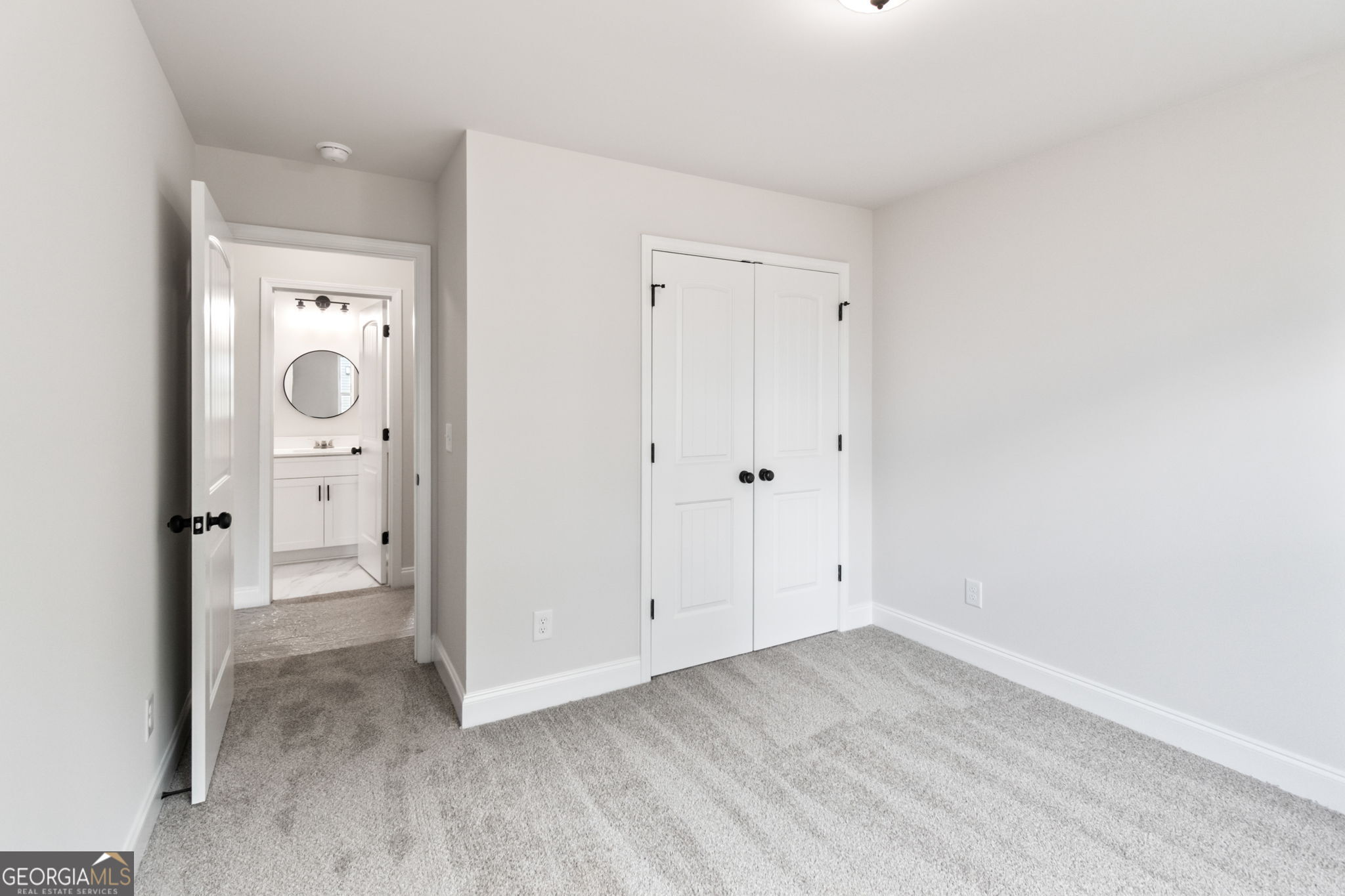 74 S Hill Street Property Photo 23