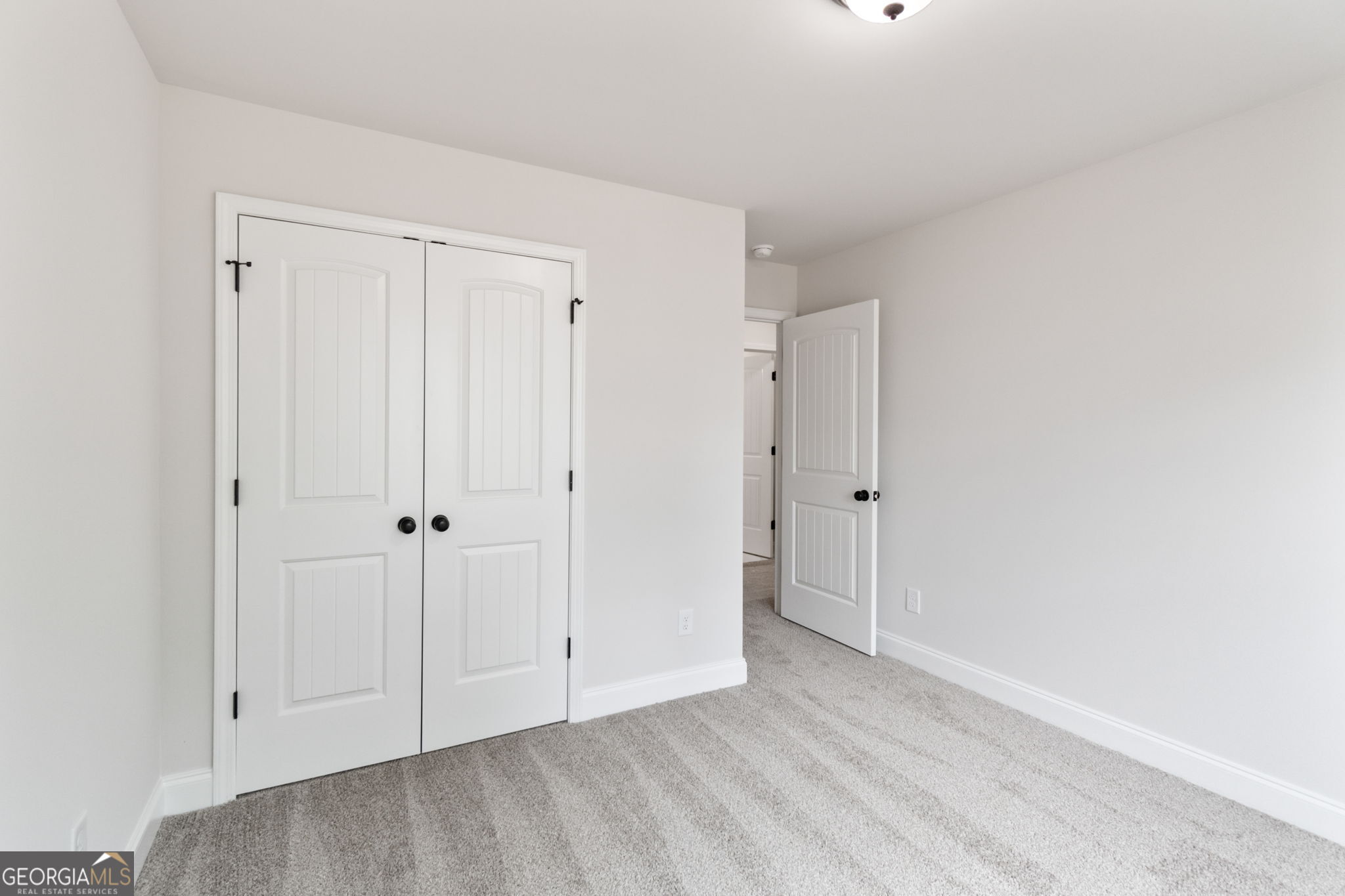74 S Hill Street Property Photo 25