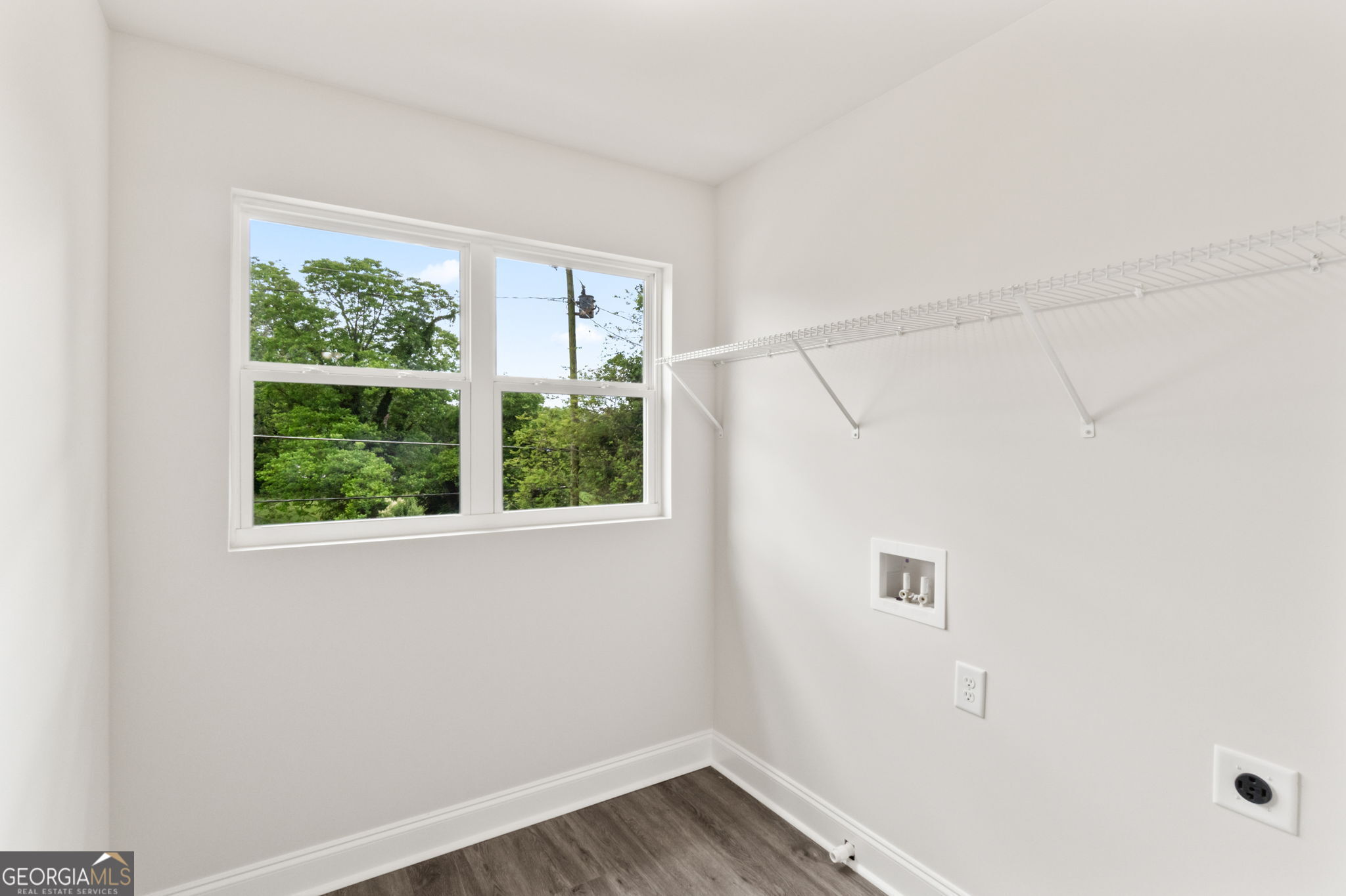 74 S Hill Street Property Photo 28