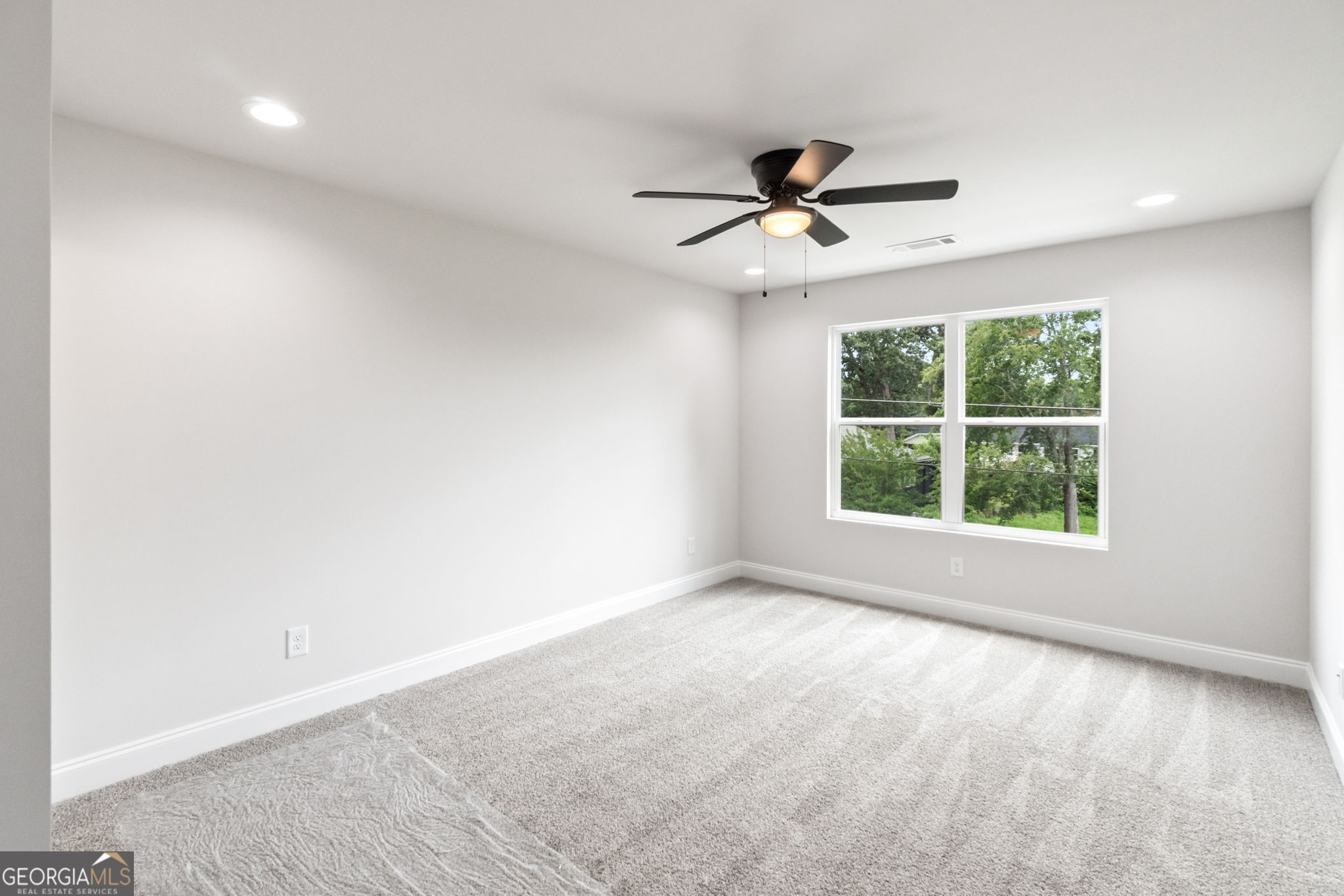 74 S Hill Street Property Photo 29