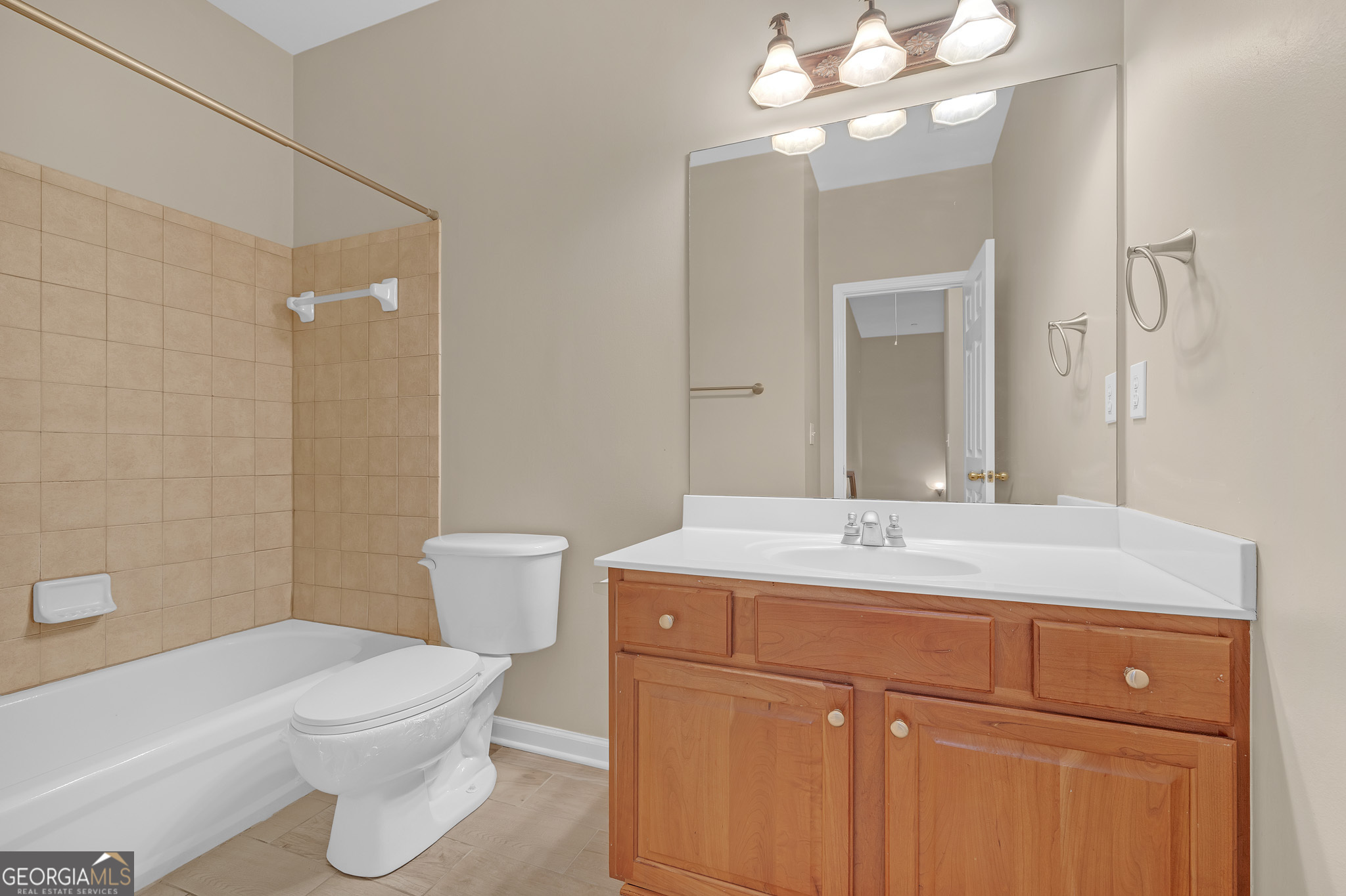 308 Holbrook Road Bldg 11 Property Photo 15