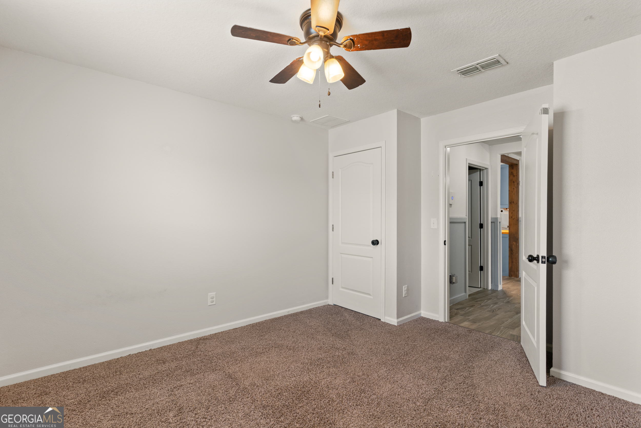 204 Hayworth Court Property Photo 5
