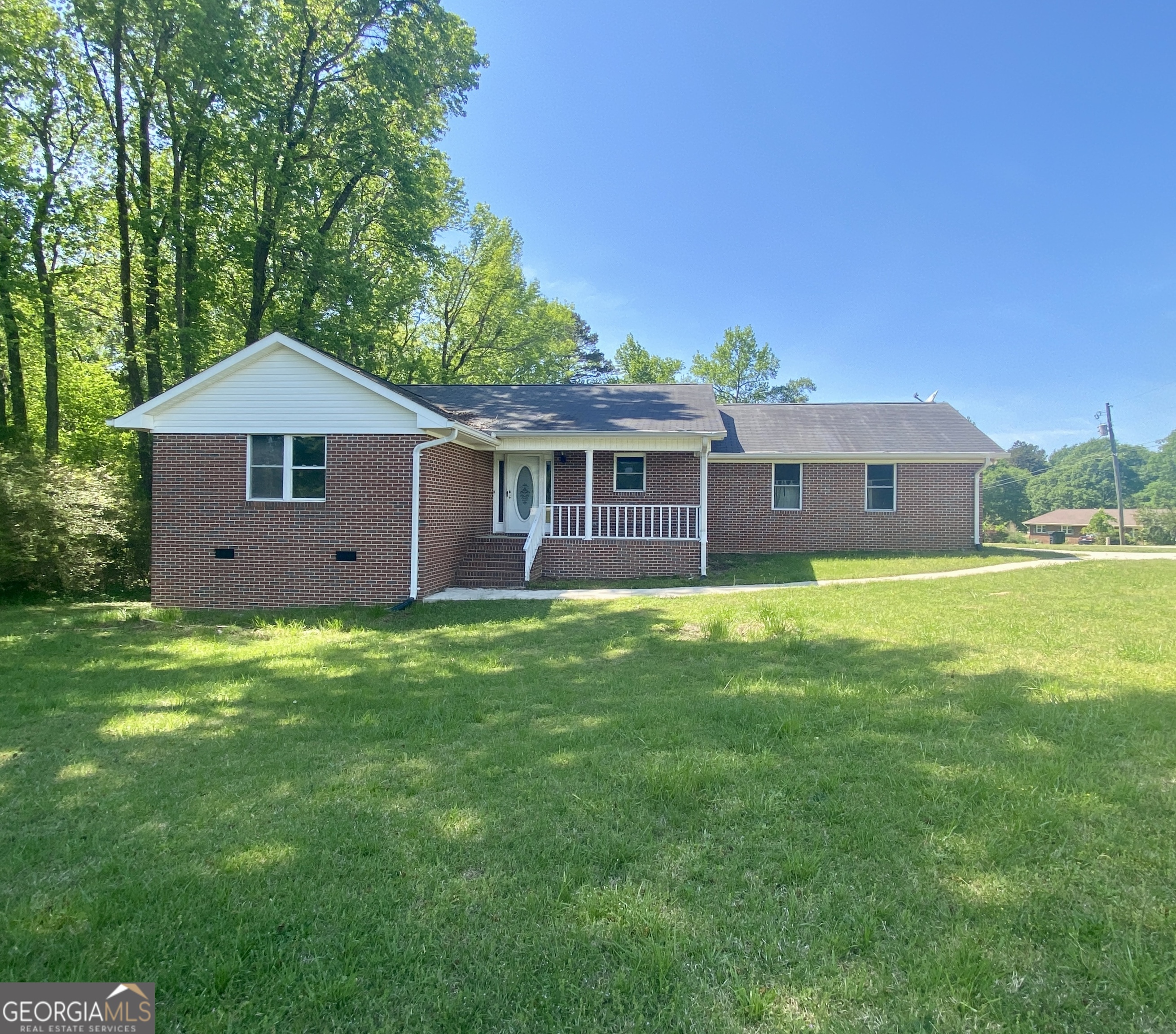 240 Carlton Drive Property Photo